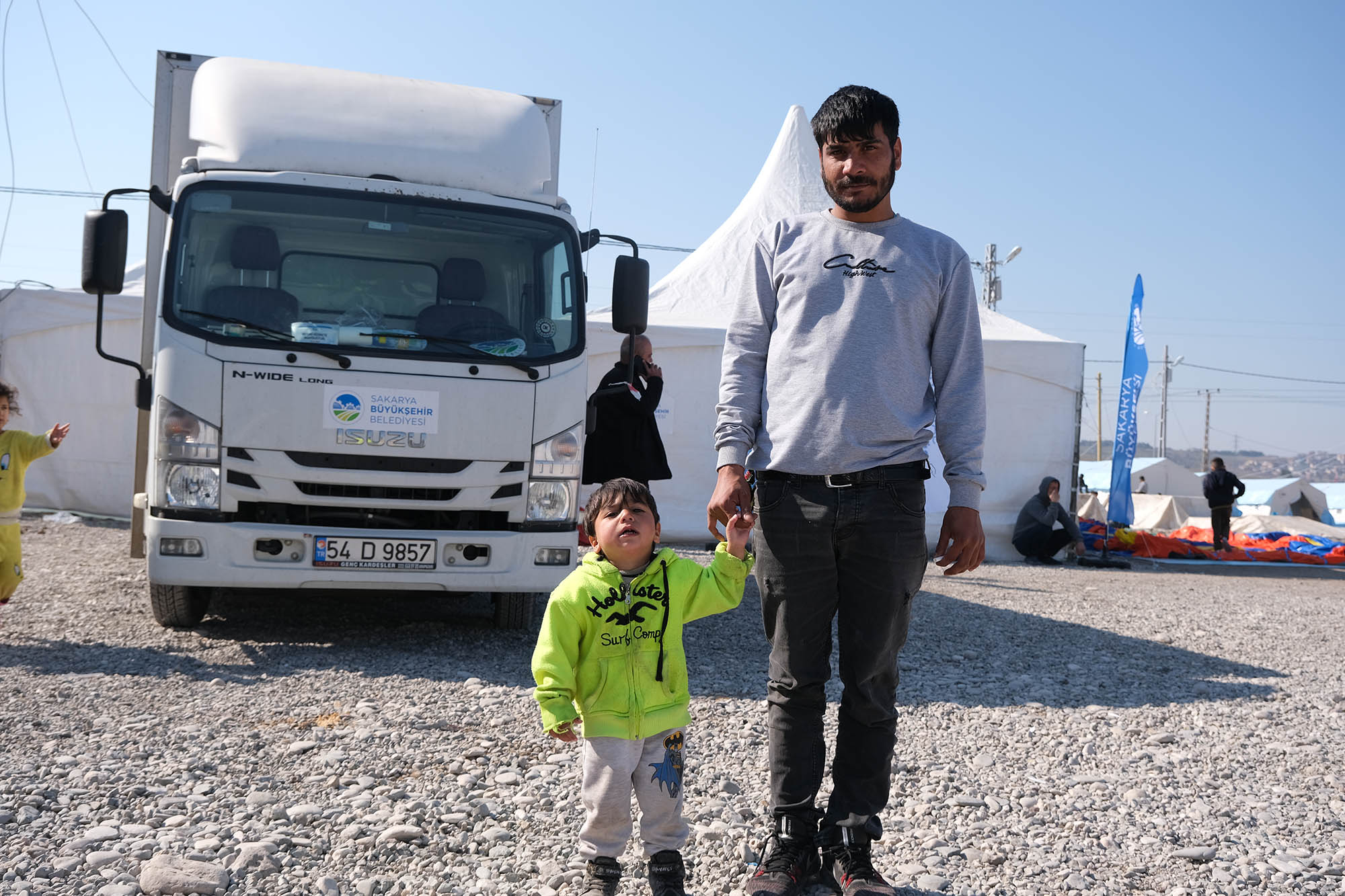 Büyükşehir deprem çocuklarının yüzünde tebessüm oldu