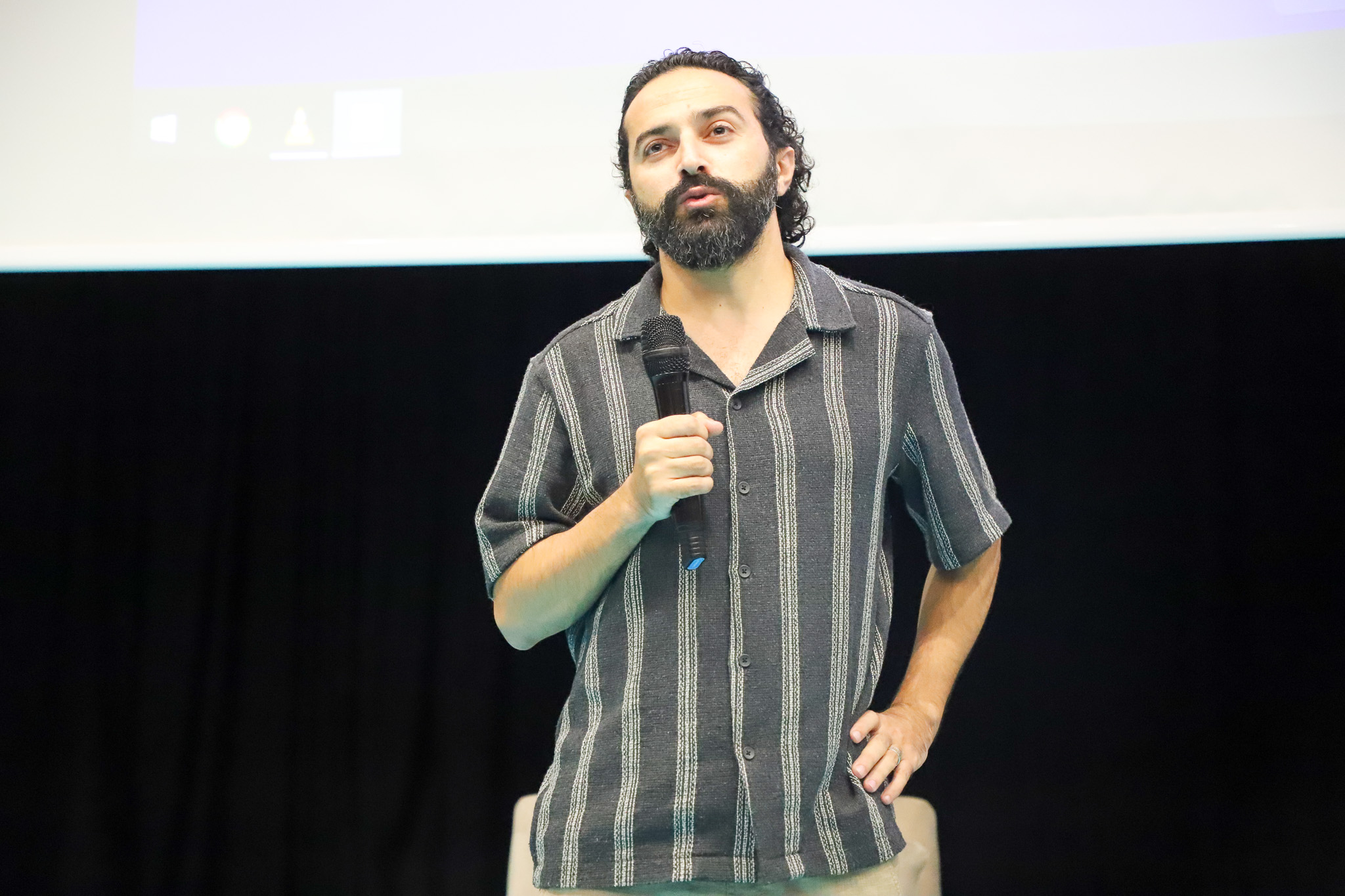 Filistinli yönetmen Sakarya’dan tüm dünyaya çağrı yaptı: “Uyanış için daha fazla geç kalmayın”