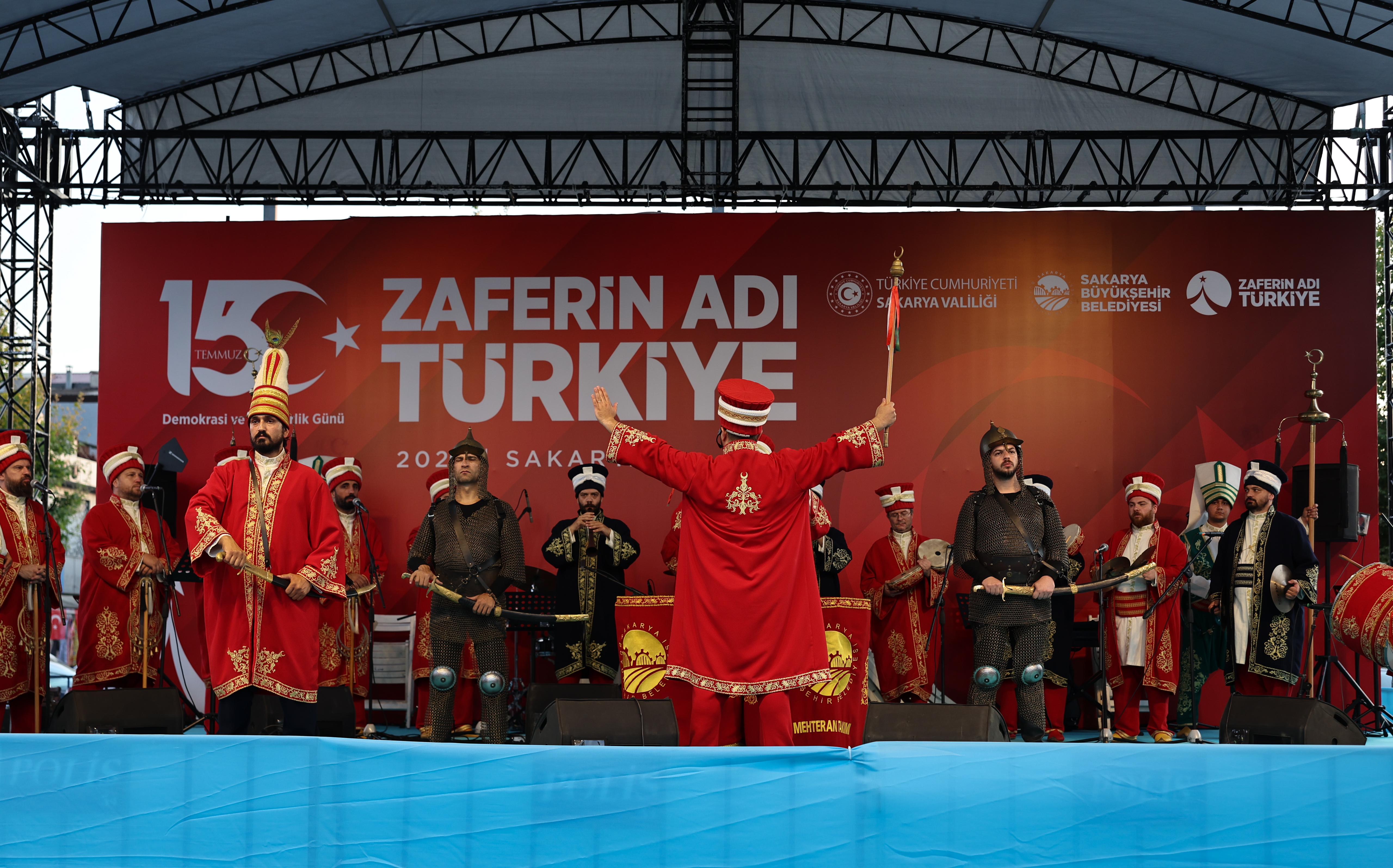 “O gece dünya, inananların vatan uğruna neler yapabileceğini izledi”