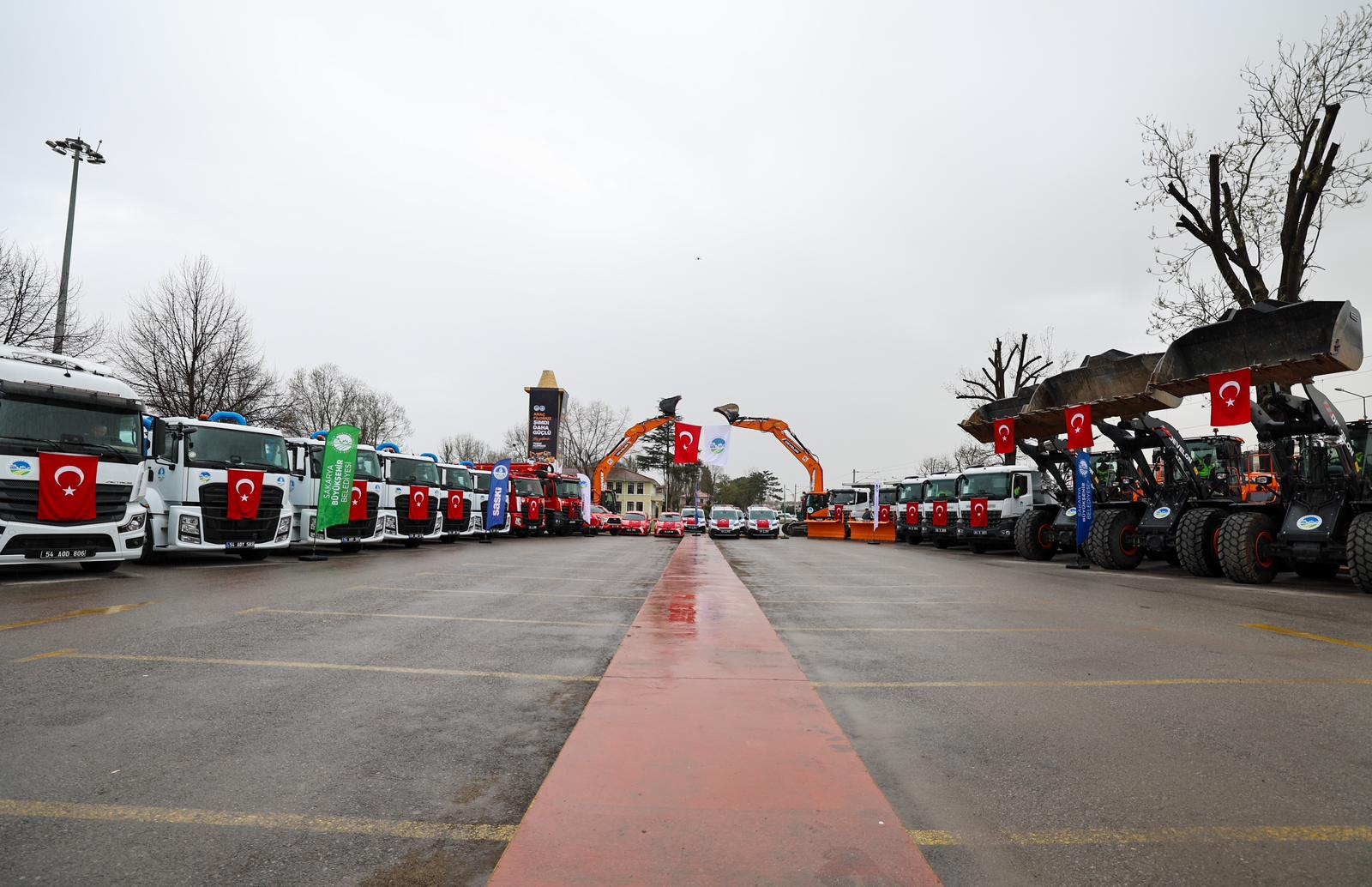 Büyükşehir’den Sakarya'ya hizmet için 484 milyon TL ile 59 araçlık dev yatırım
