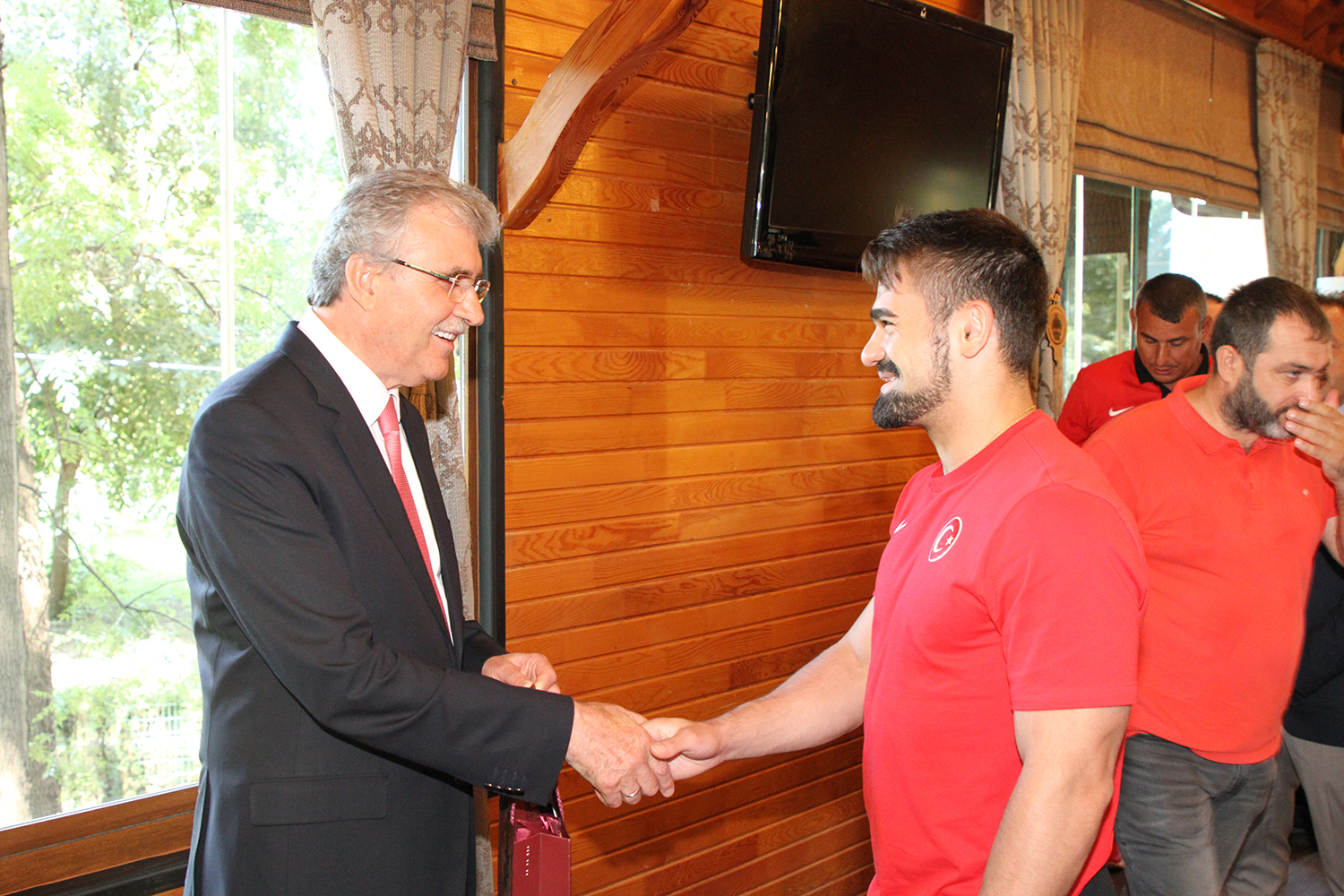 “Sakarya değerli sporcuların yetiştiği merkez olmaya devam edecek”