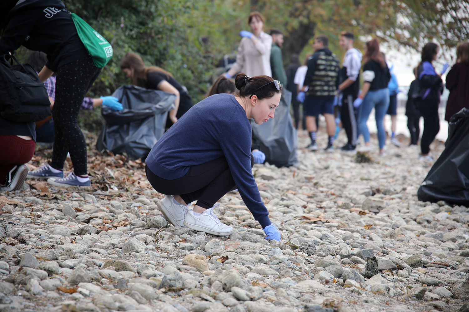 Yabancı öğrenciler Sapanca Gölü’nü temizledi