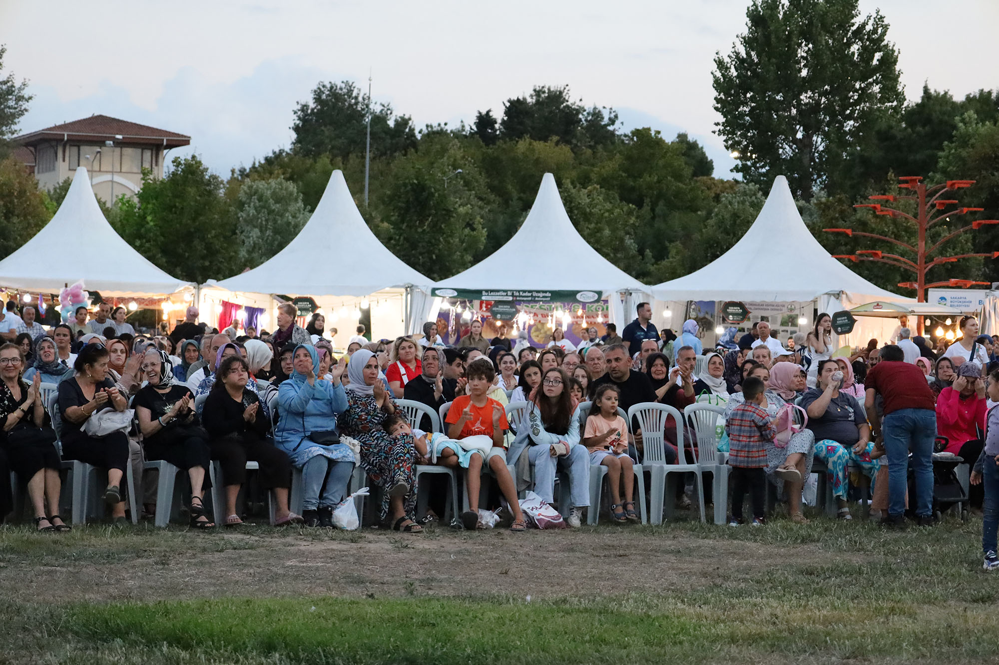 Millet Bahçesi’nde binlerce kişiyle Rumeli Balkan buluşması