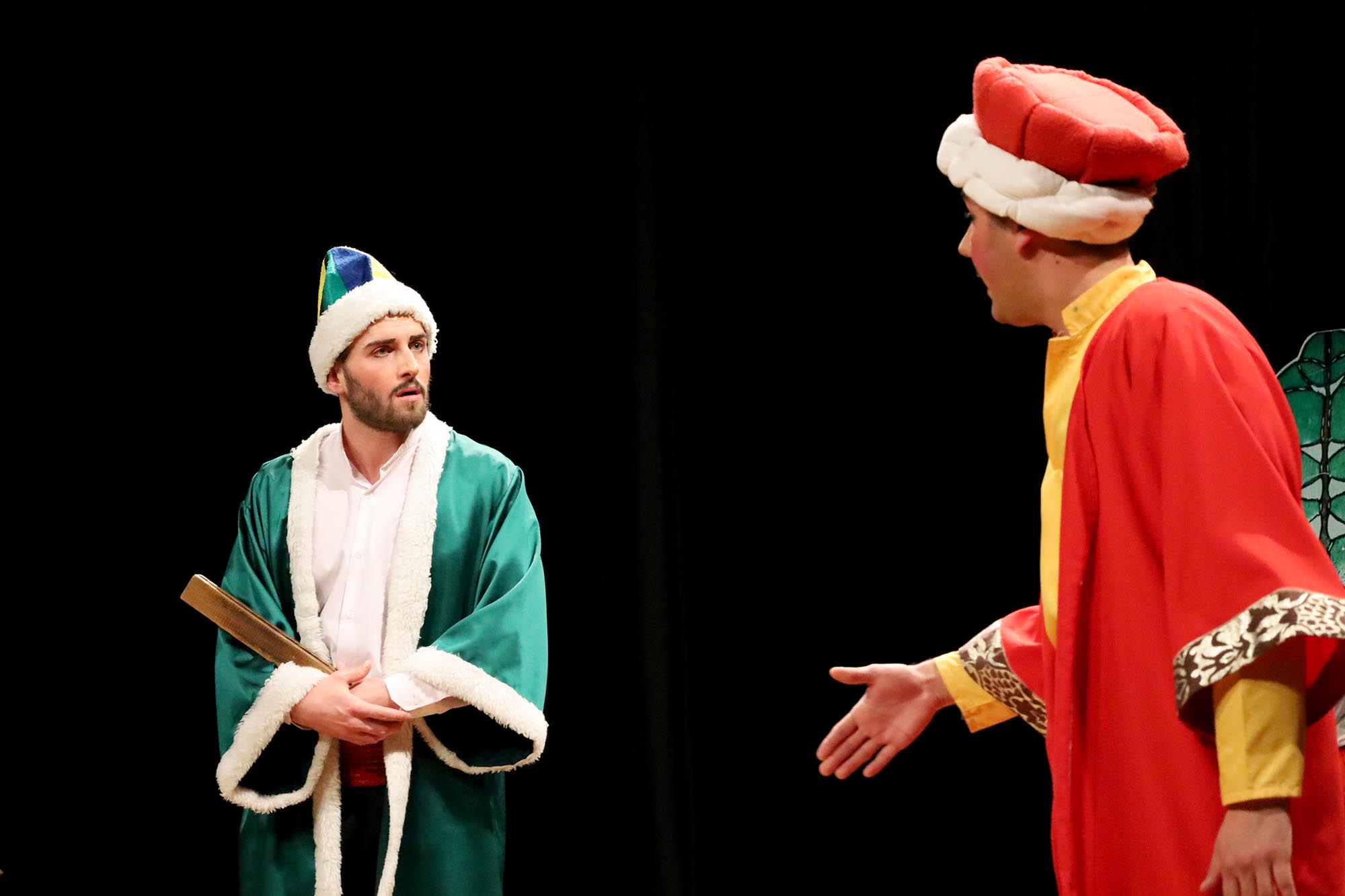 Genç tiyatrocuların sahnesi büyük beğeni topladı