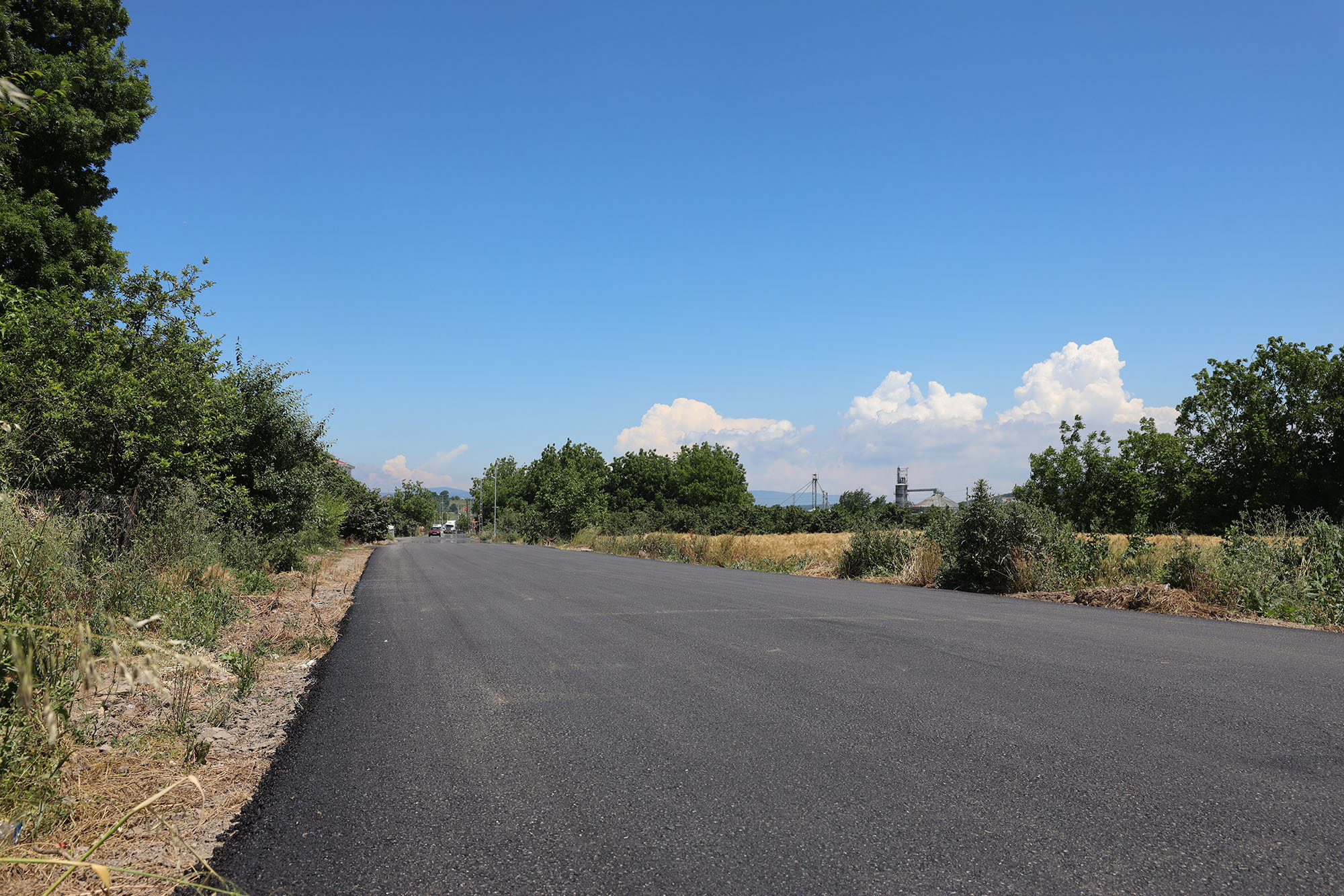 Söğütlü’de vatandaşın memnuniyetini kazanan ulaşım hamlesi