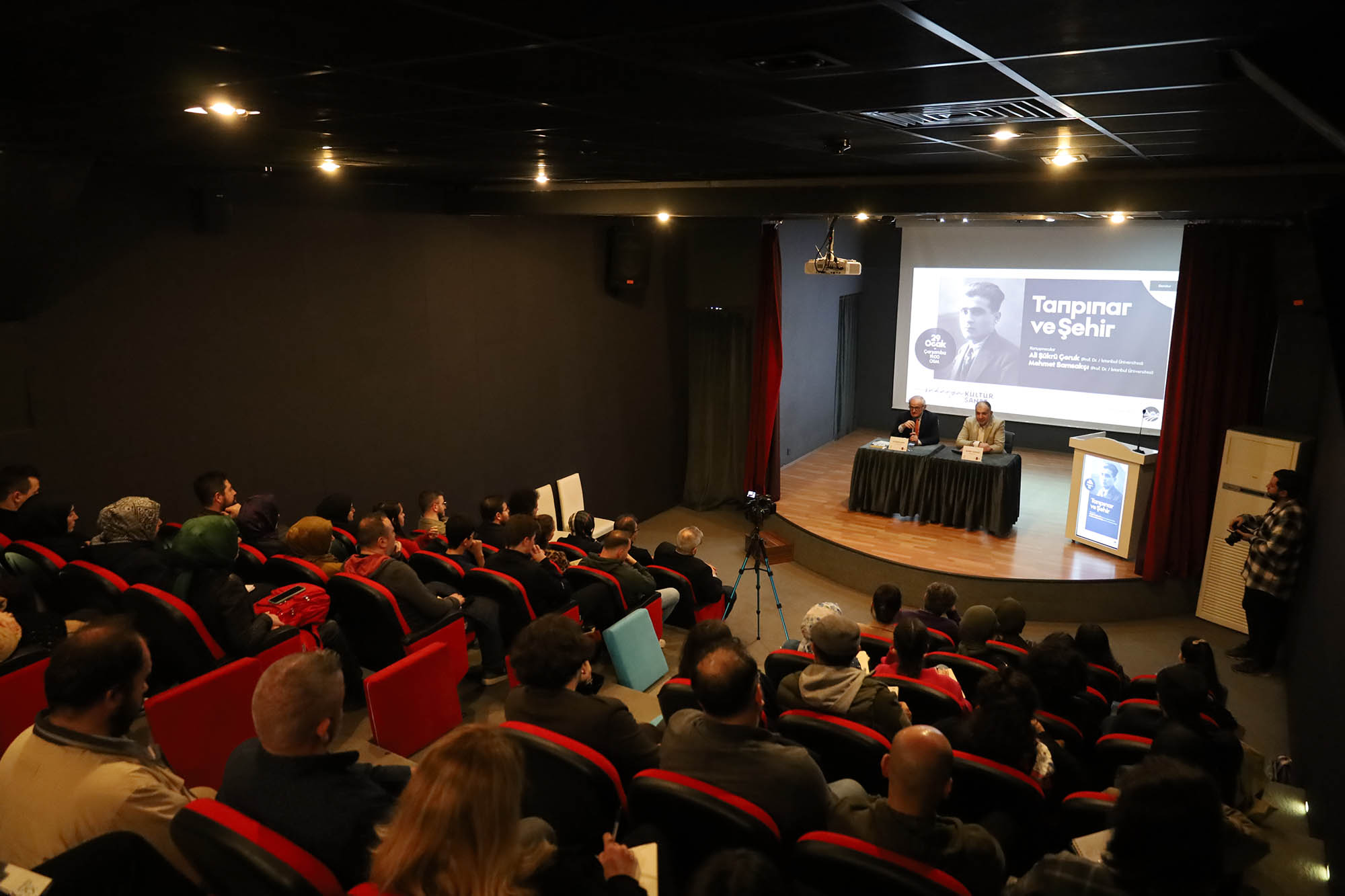 Edebiyatın unutulmaz ismi Ahmet Hamdi Tanpınar ve şehir perspektifi