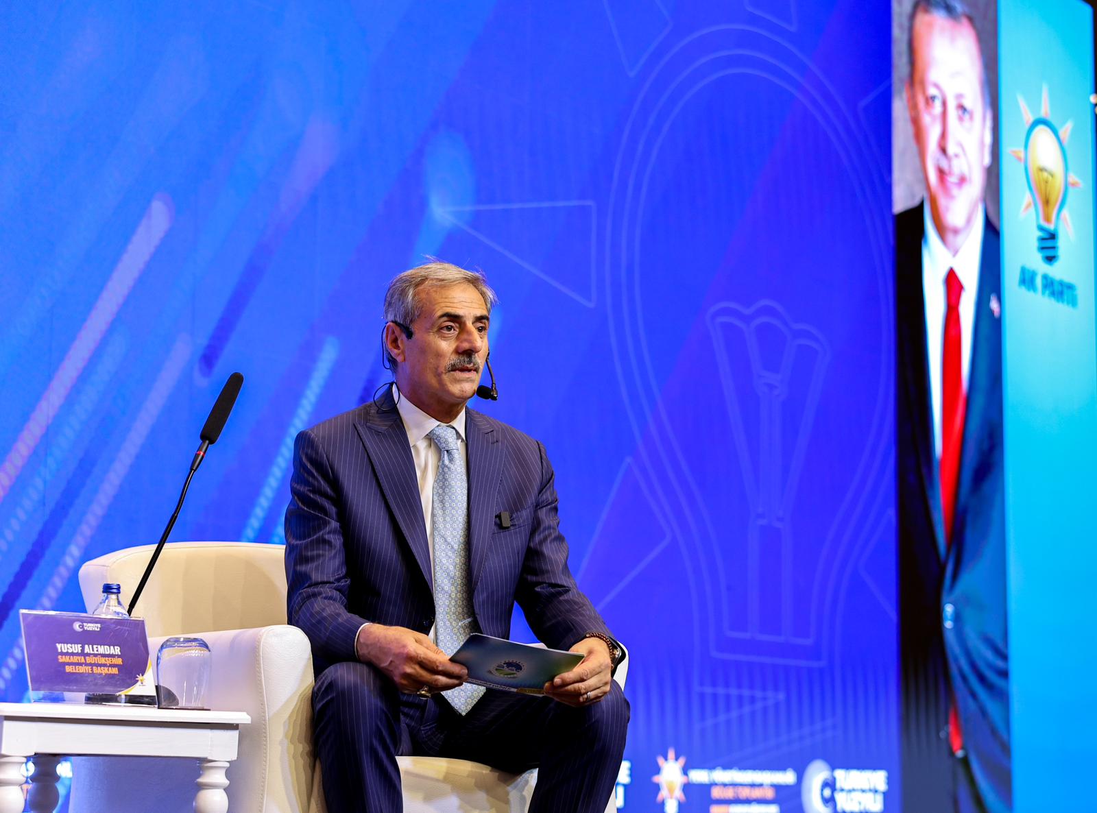 16 şehir, 111 belediye başkanıyla AK Parti’nin hizmet neferleri Sakarya’da