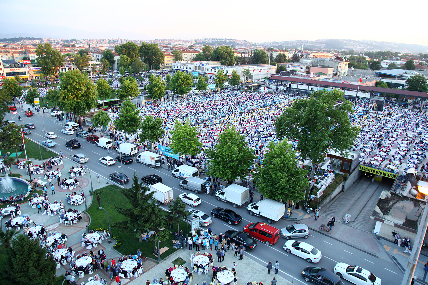 Demokrasi Meydanı’nda kardeşlik coşkusu