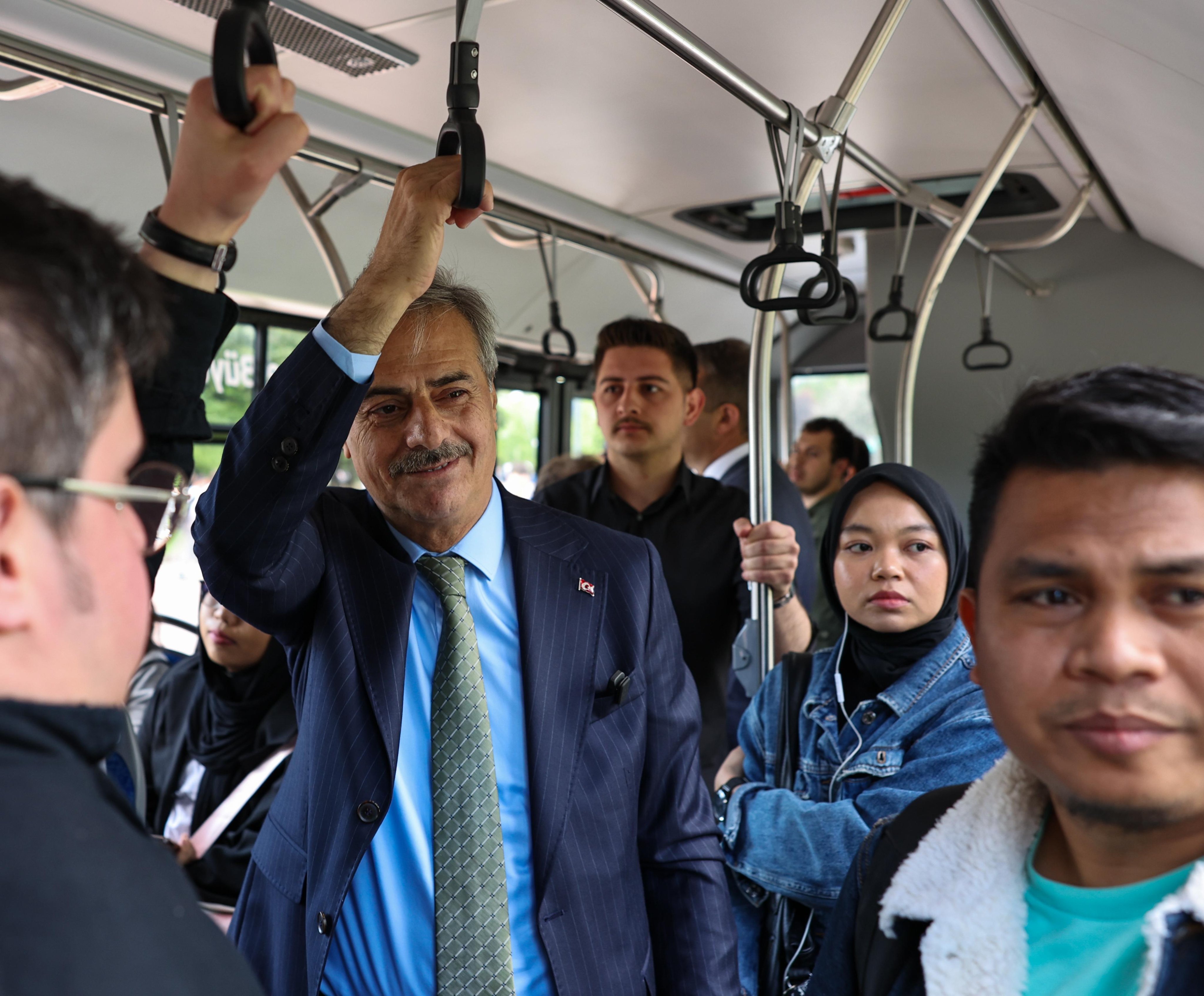 “Milletimize ve memleketimize hizmet sorumluluğu ile hareket ediyoruz”
