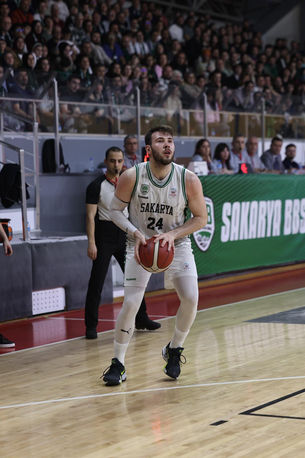 Büyükşehir Play-Off’a galibiyetle başladı: 87-81
