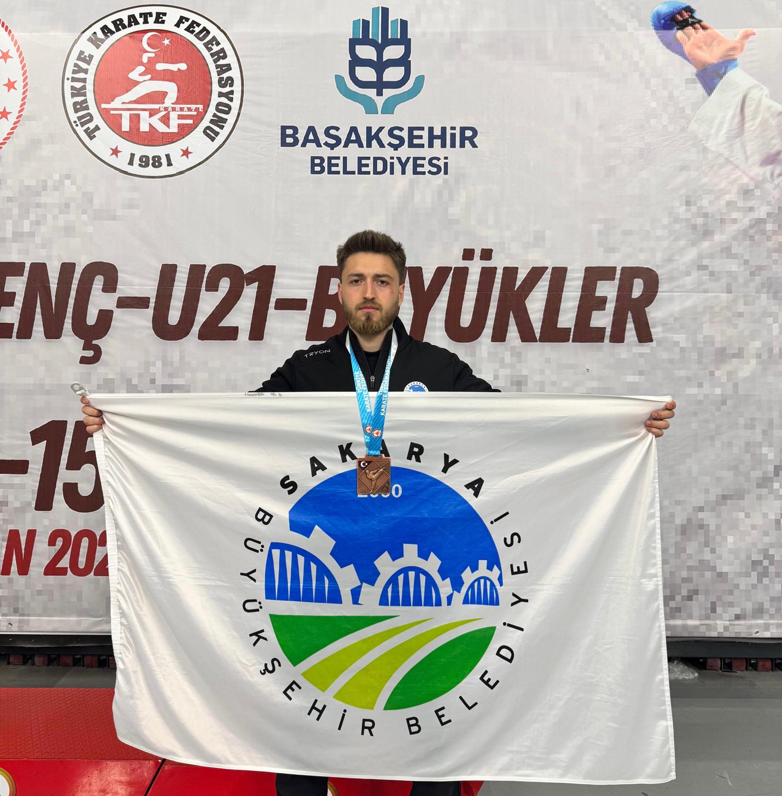 Büyükşehir sporcularından arka arkaya başarılar