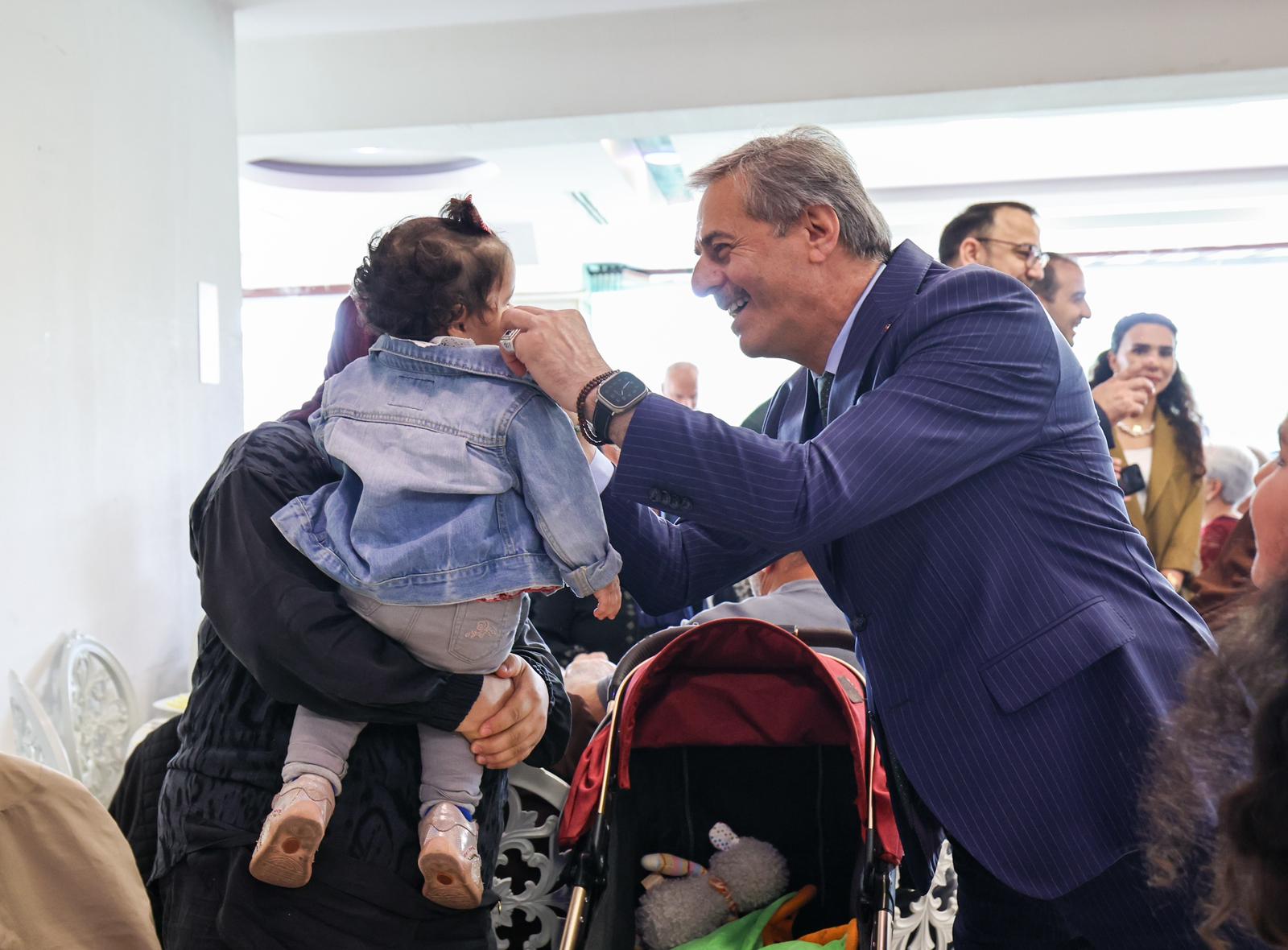 Yusuf Alemdar YADEM sakinleri ve çiftlerle aynı sofrada: “Aile, her şeydir”