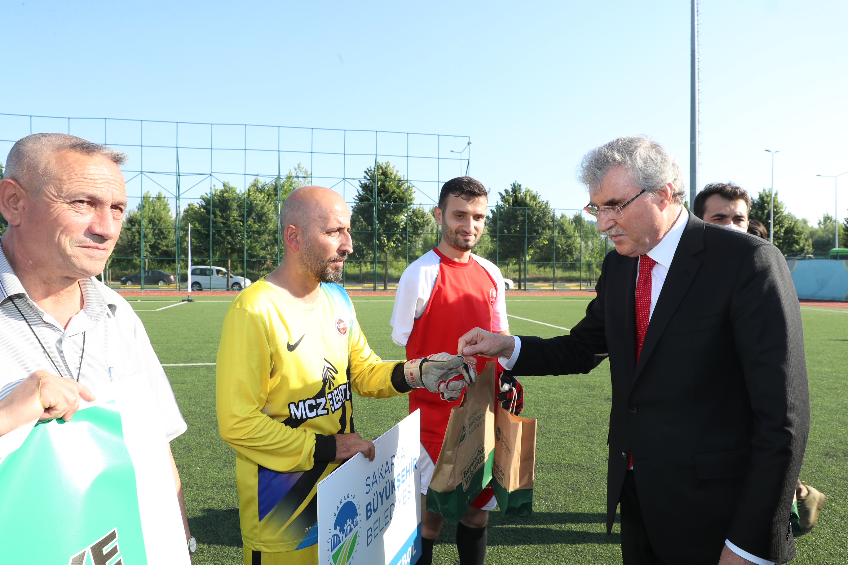 "Bu okulda Türk Bayrağı’nı dalgalandıracak sporcular yetişecek"