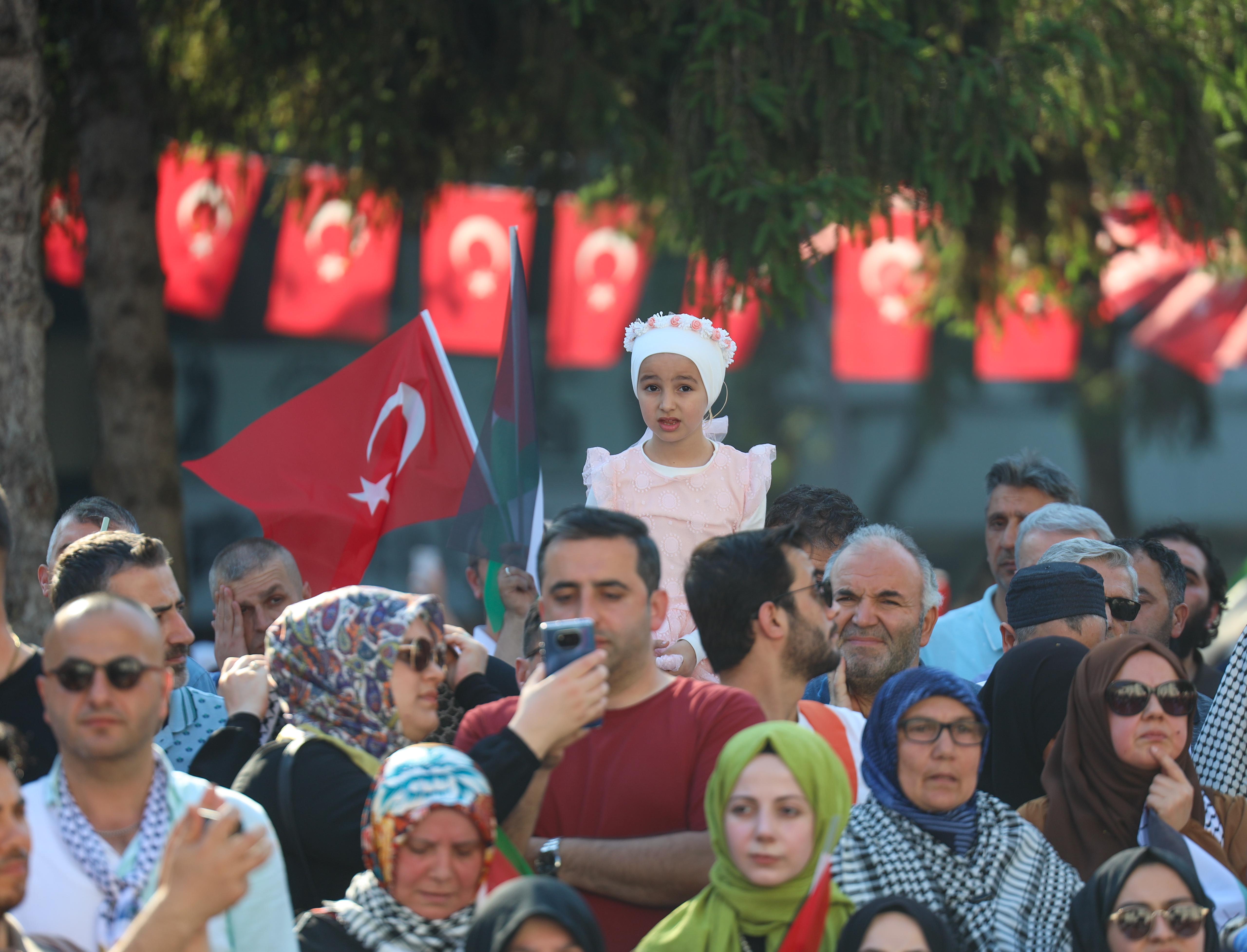 Yusuf Alemdar Filistin için sokağa dökülen binlerce Sakaryalıyla: "Filistin hepimizin davasıdır"