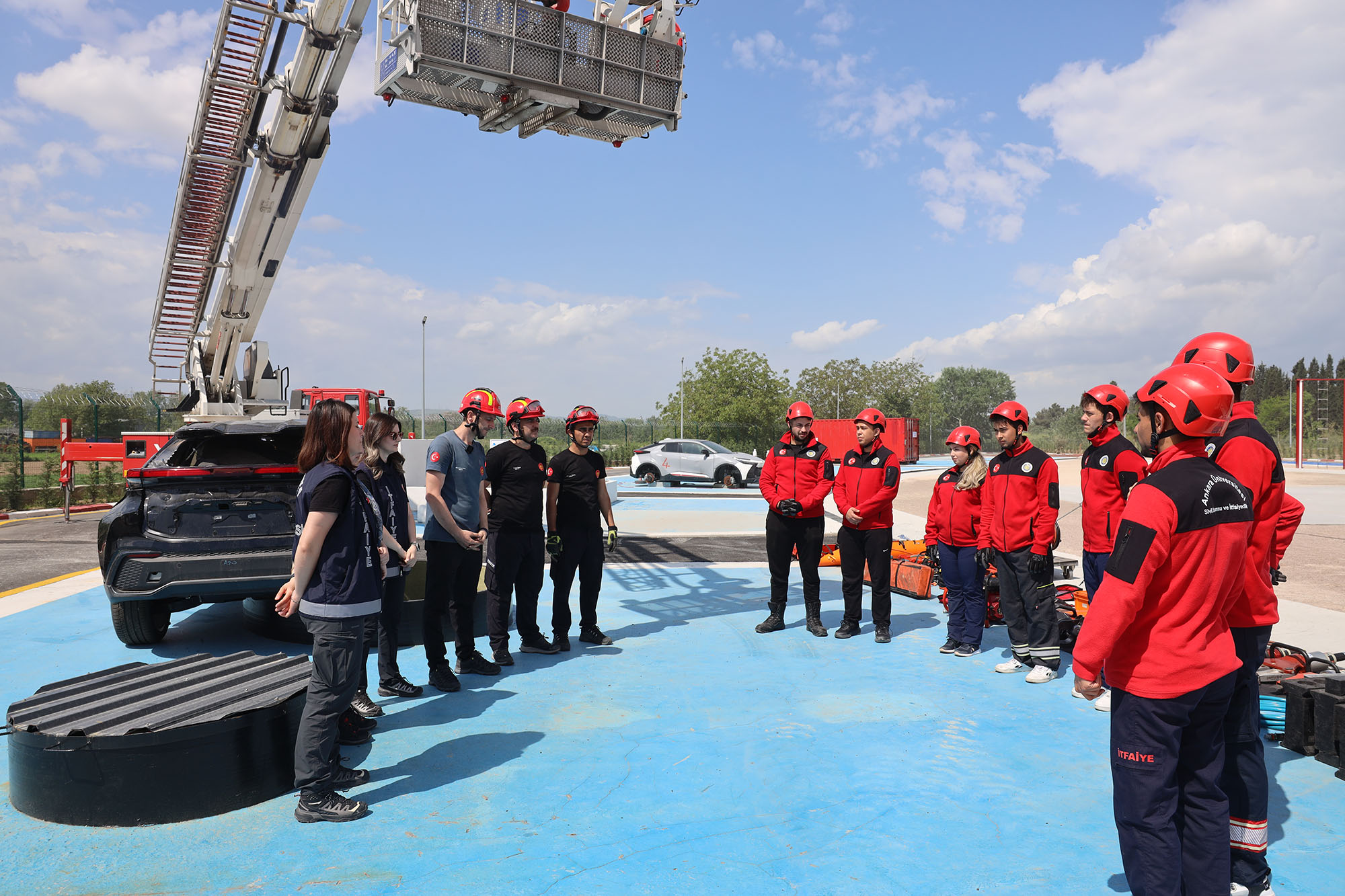 Gerçek sahnelerin aynısını yaşadılar: Geleceğin ateş savaşçıları nefes kesti…