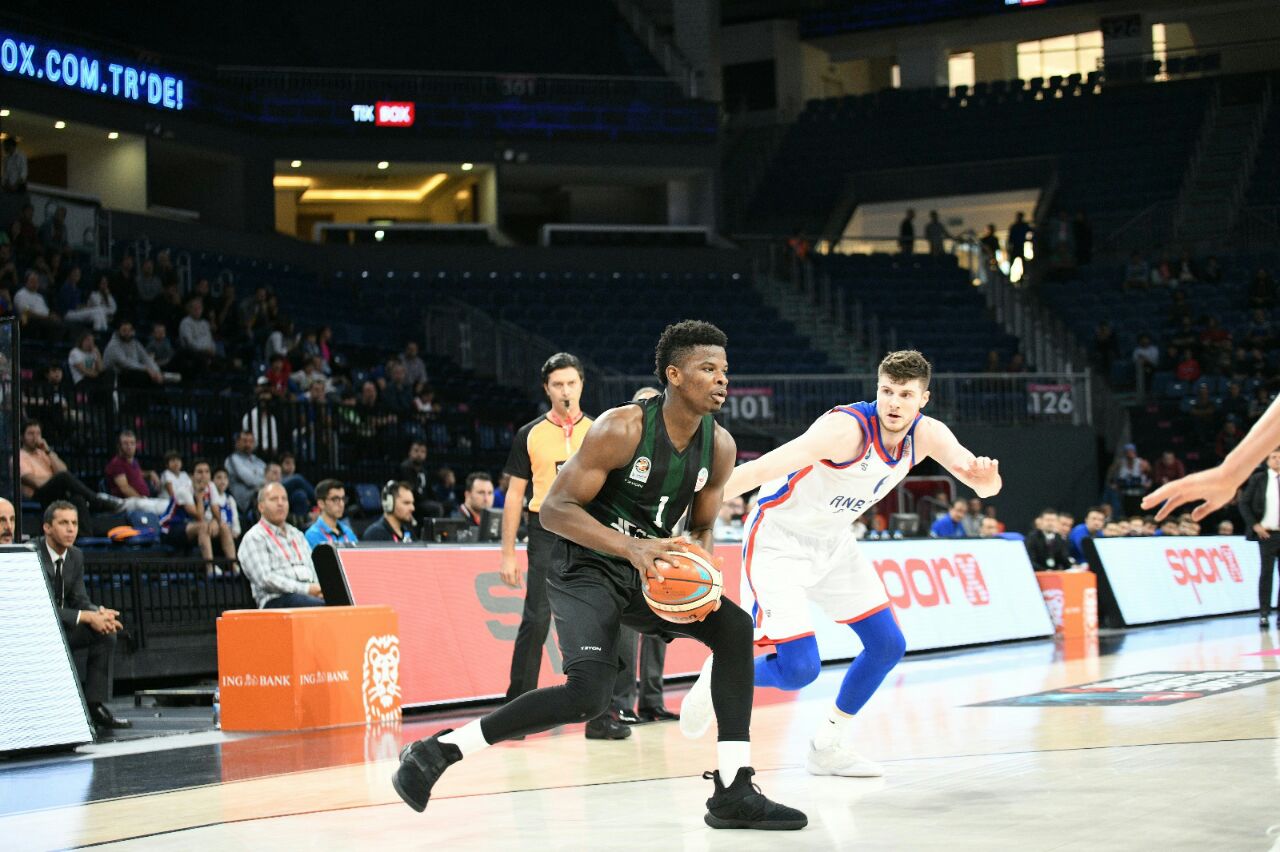 Büyükşehir Efes’i İstanbul’da devirdi