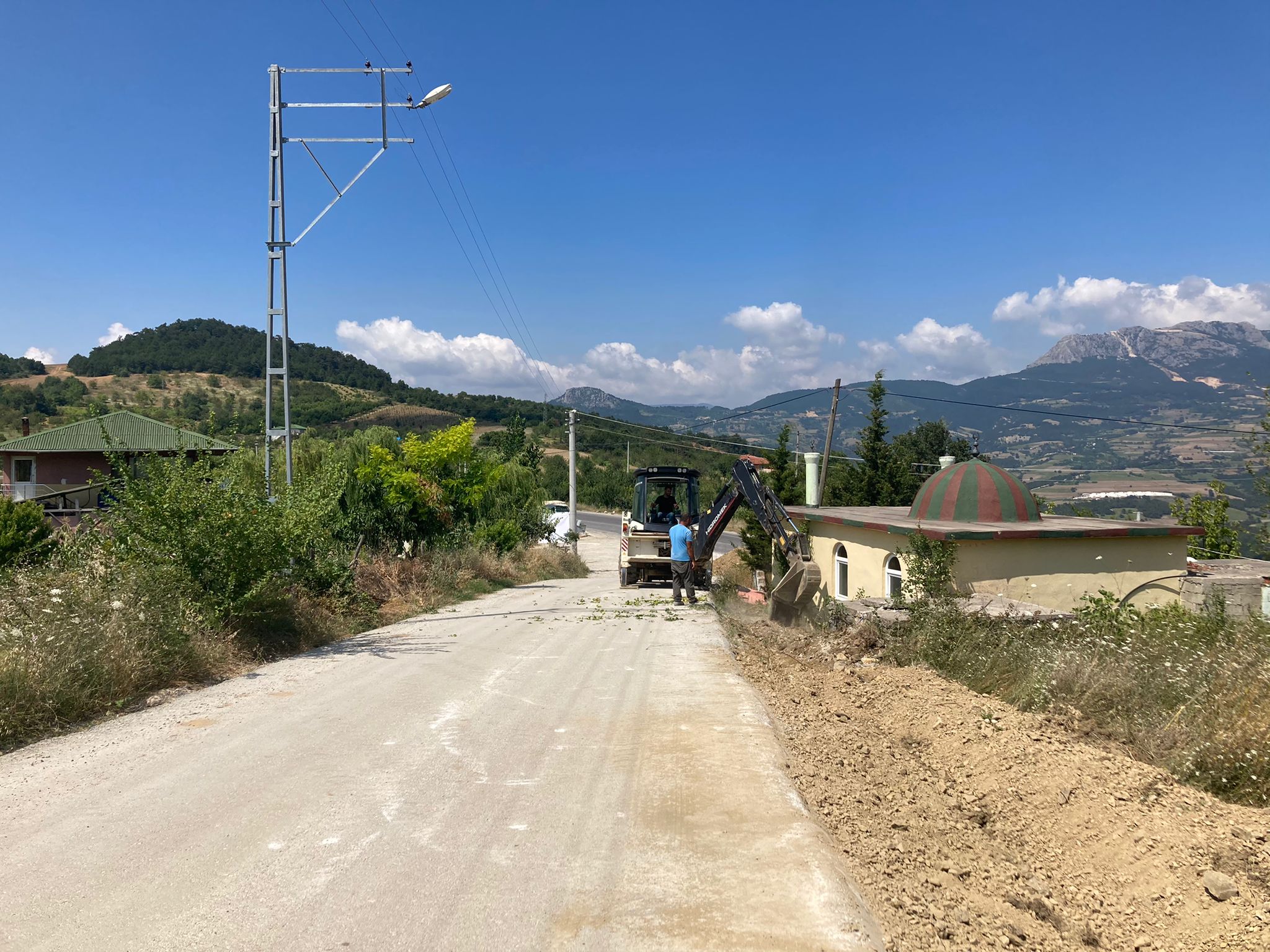 Büyükşehir ‘V Kanal’ çalışmalarına Geyve’de devam ediyor