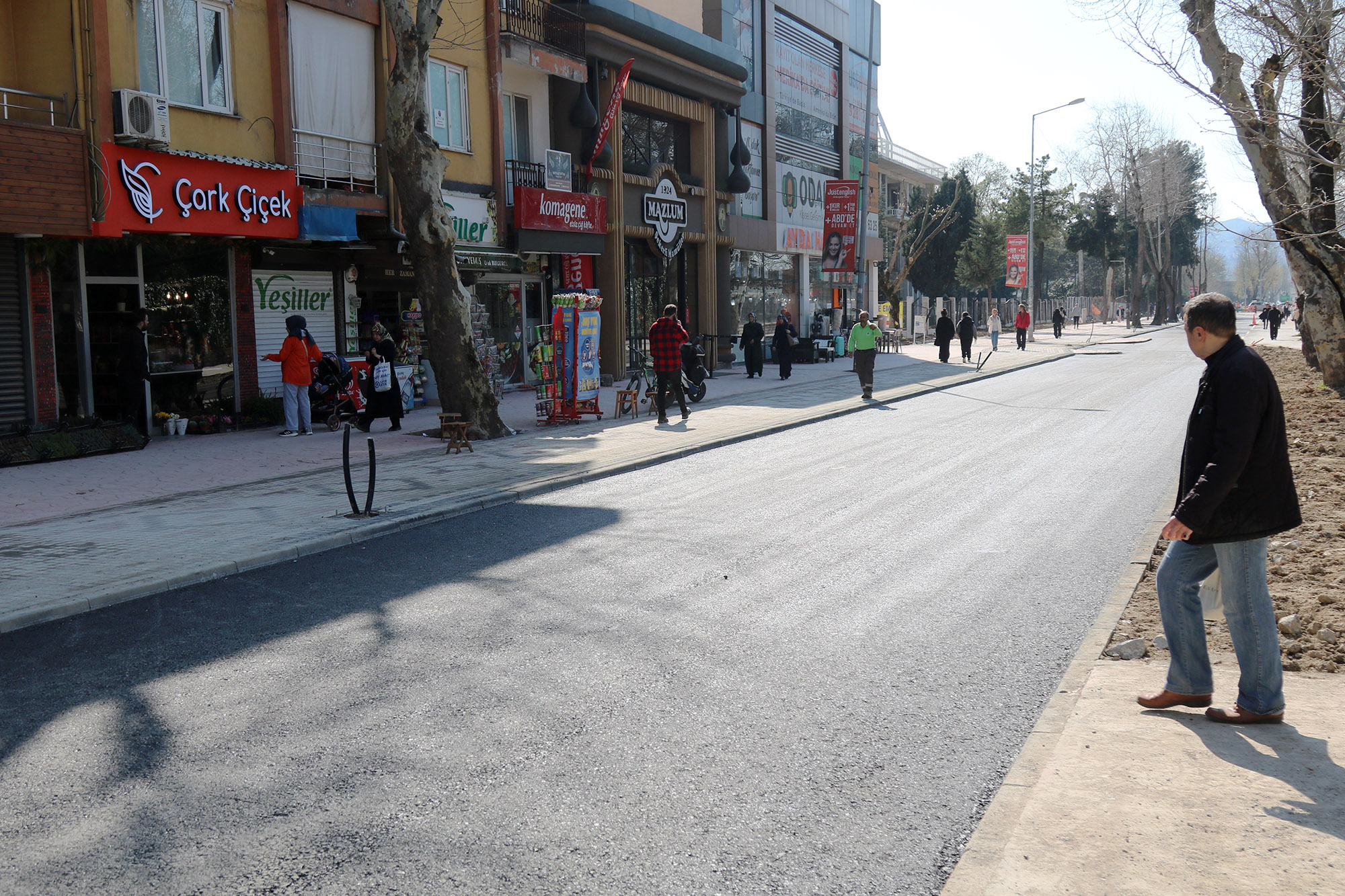 Çark Caddesi şimdi yeni yüzüyle: Kaldırım, yürüyüş yolu ve asfalt tamam