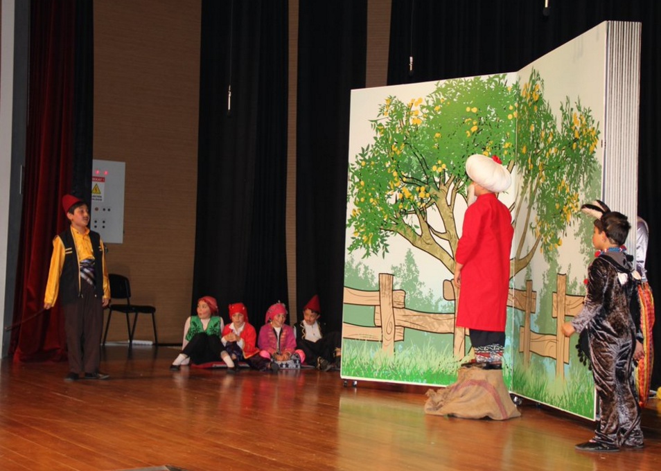 Minikler Nasreddin Hoca İçin Sahne Aldı