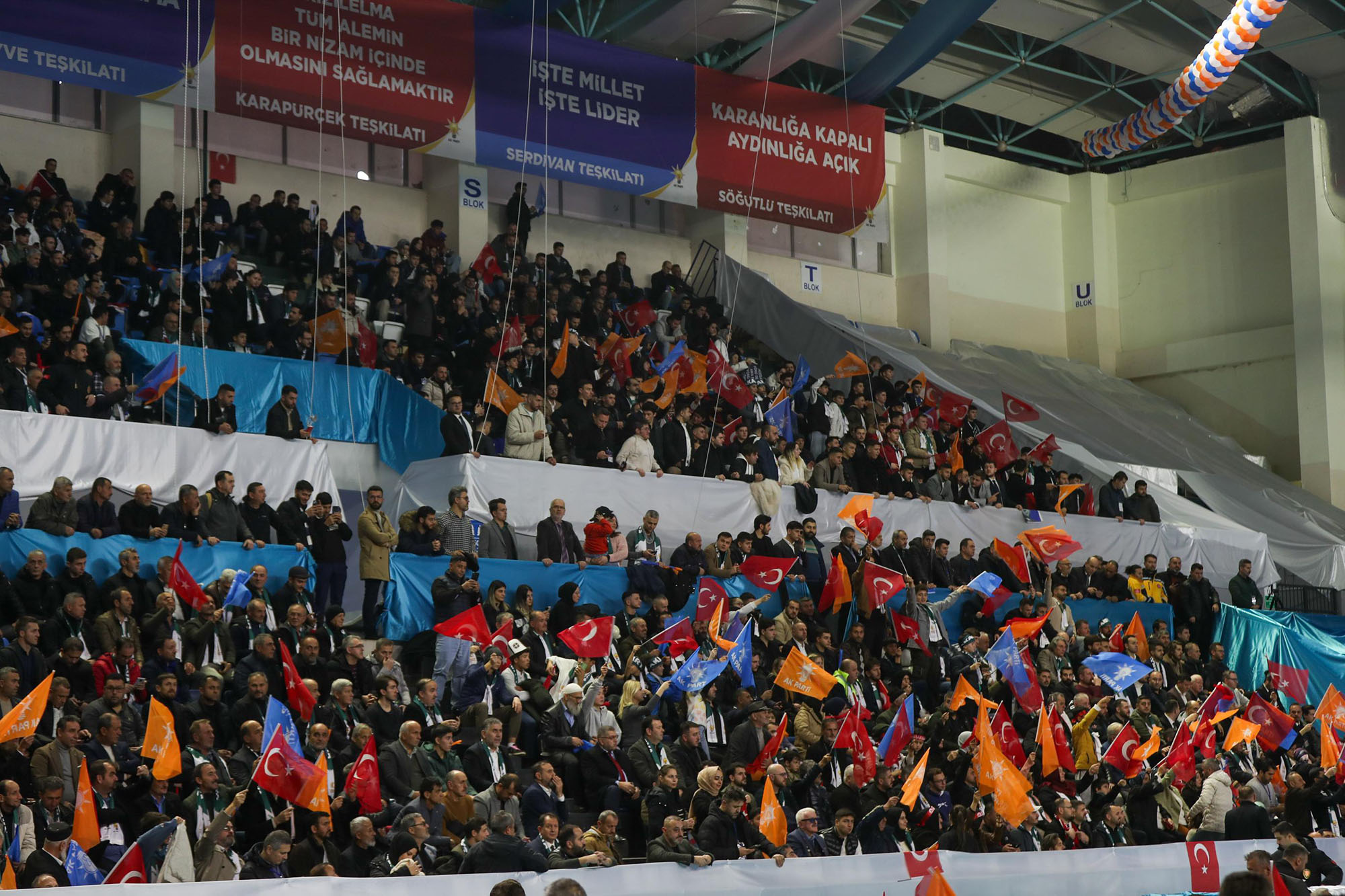 “Davamızın ve liderimizin yanında olmaya devam edeceğiz”