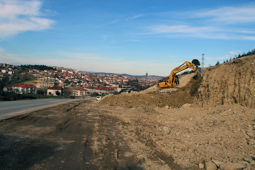 Kampüs Yolu Yenileniyor