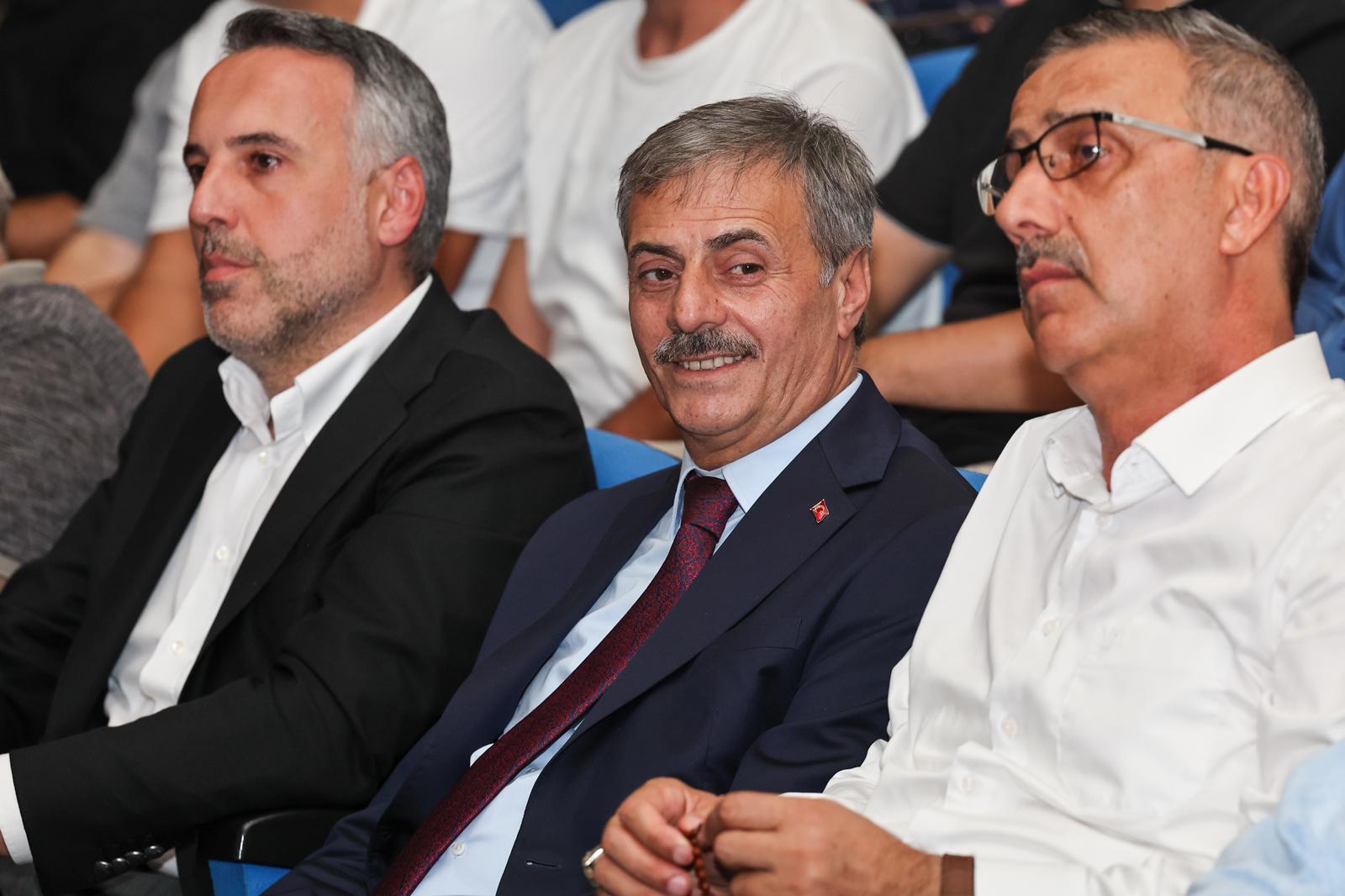 “Şehrimizi yarınlara en güzel şekilde ulaştırmak için gayretle çalışıyoruz”