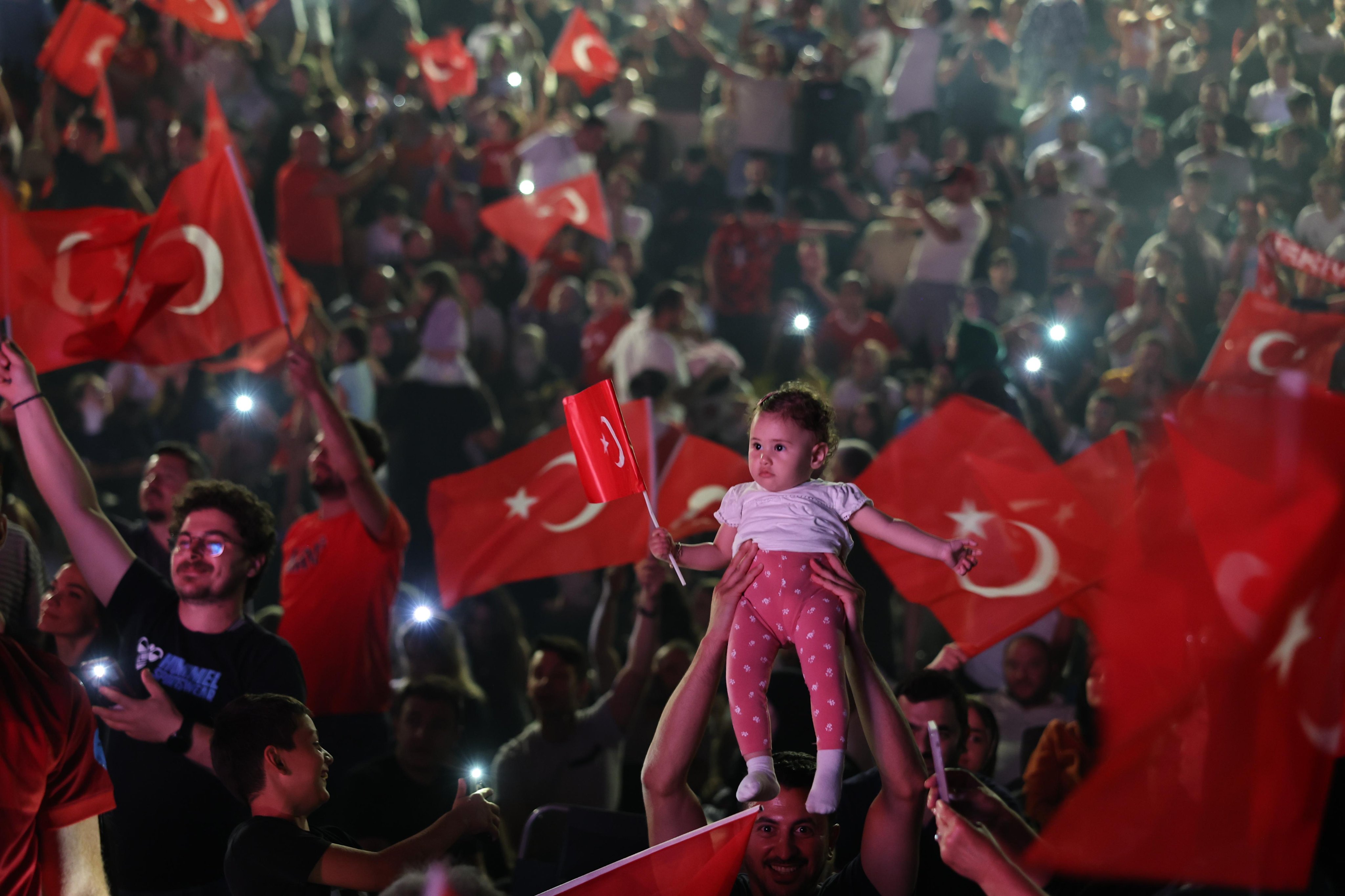 Bizim Çocuklar’ın dünyayı titreten başarısı Millet Bahçesi’nde tarihi bir şölene dönüştü: “Coşkumuz hiç eksilmesin”