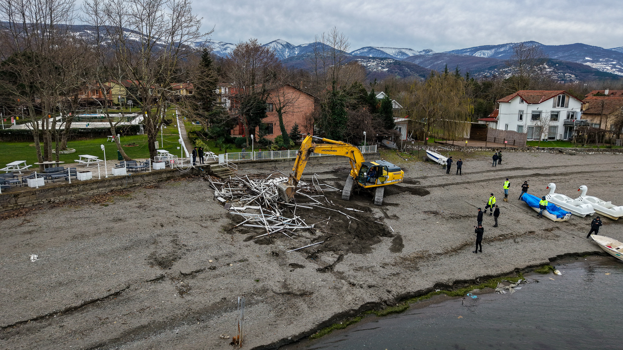 SASKİ paylaştı: “6 kilometrelik hatta kaçak iskele ve yapılar kaldırıldı”