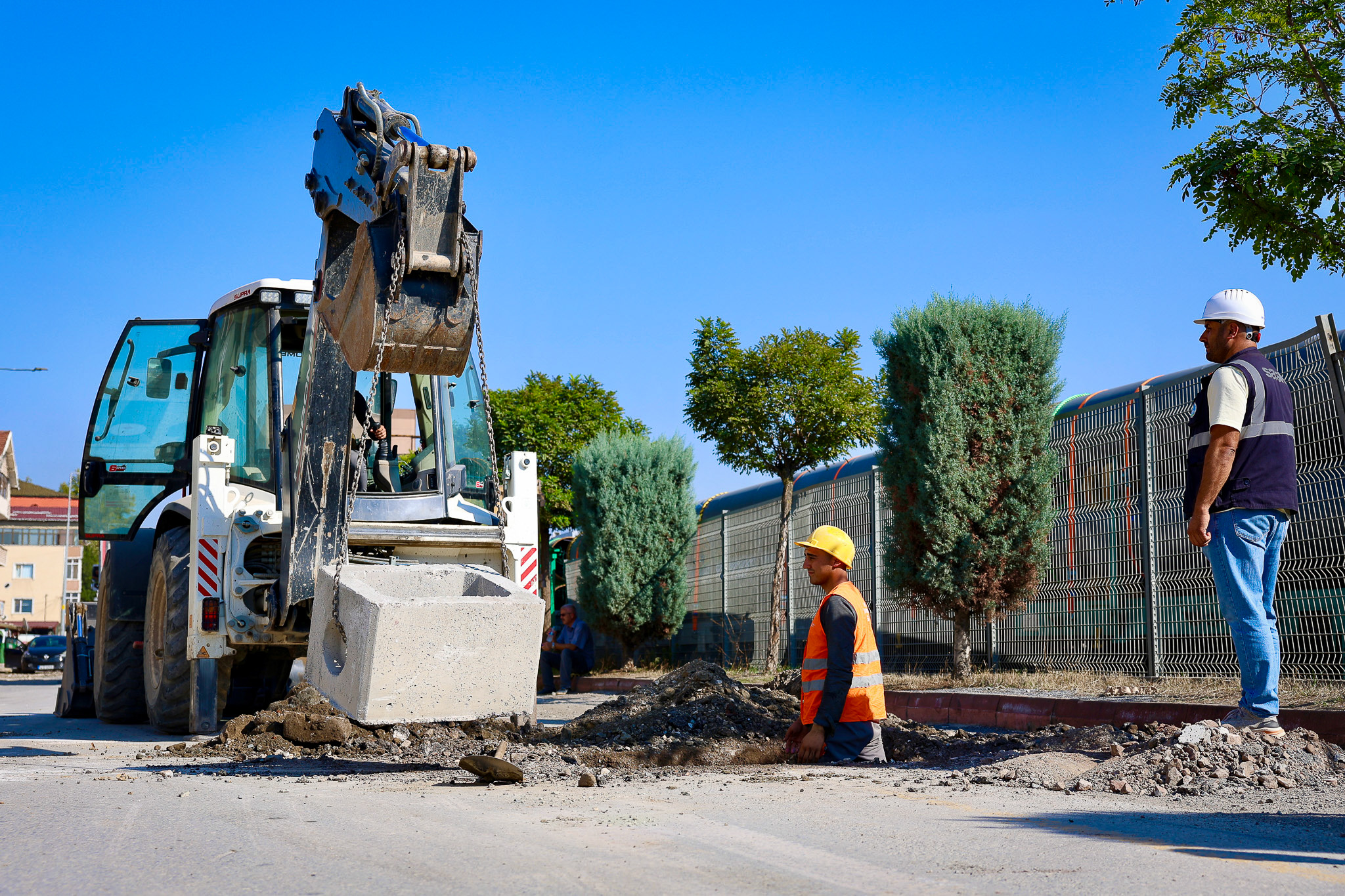Adapazarı’nın altyapısına 8 kilometrelik yeni kanalizasyon hattı kazandırılıyor