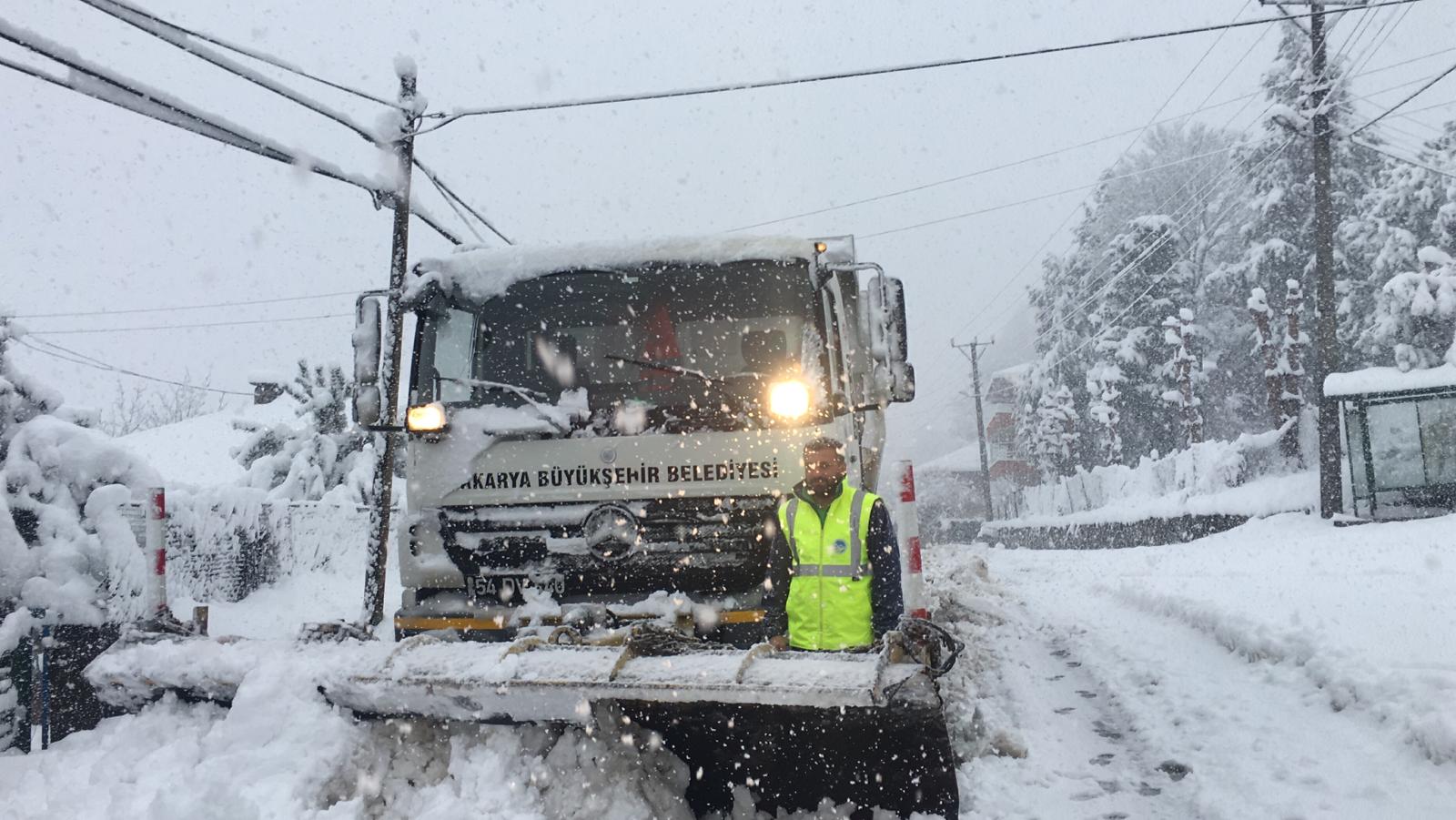 12 mahalle yolu ulaşıma açıldı
