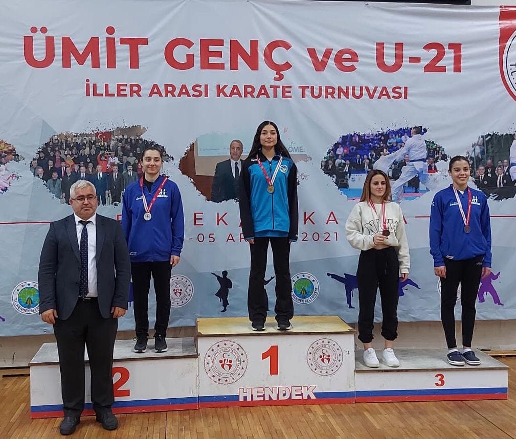 Karate Turnuvasında Büyükşehir’den 6 madalya 