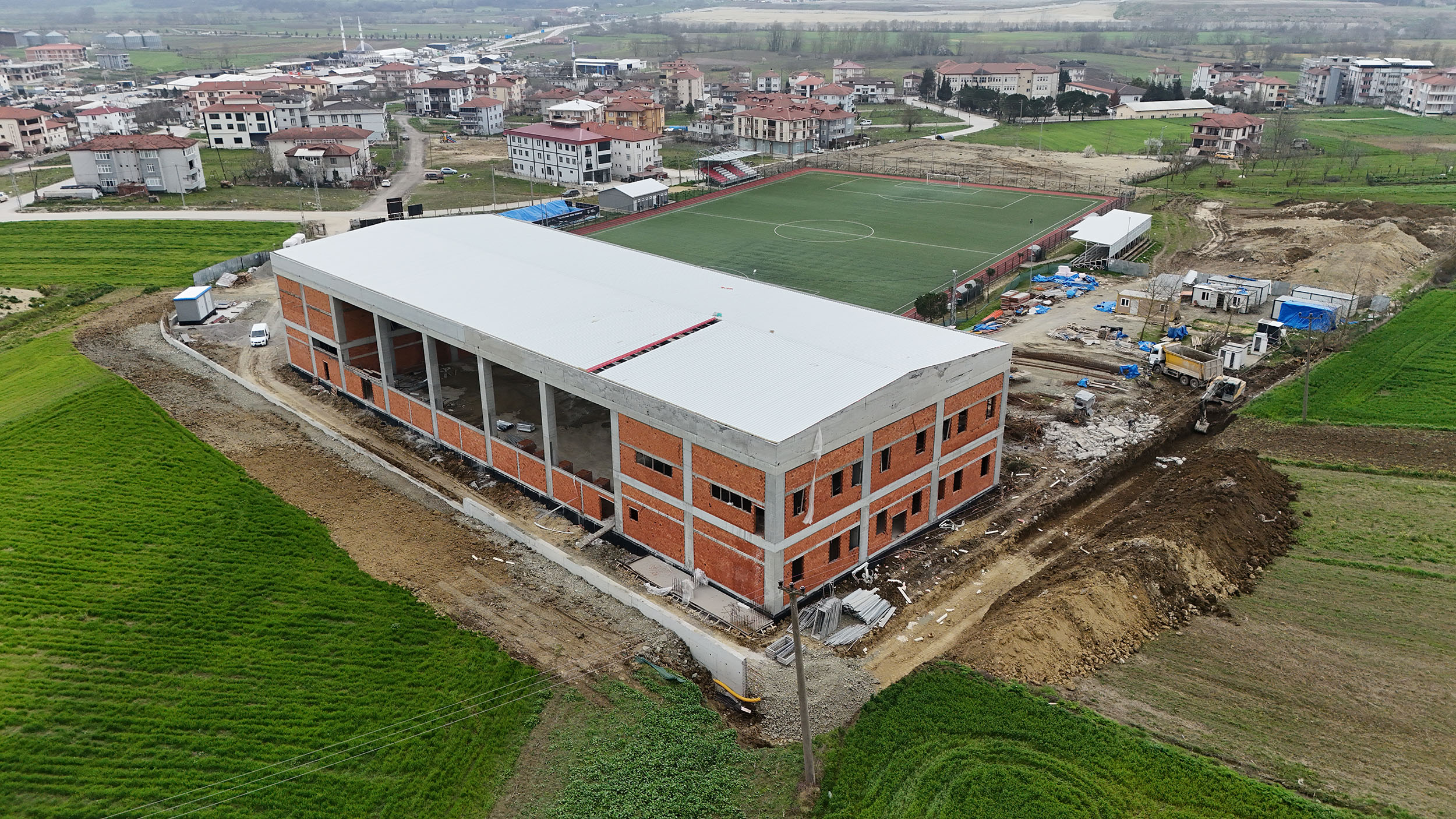 Başkan Alemdar: “Gençlerimiz için yeni spor tesislerini şehrimize kazandırıyoruz”