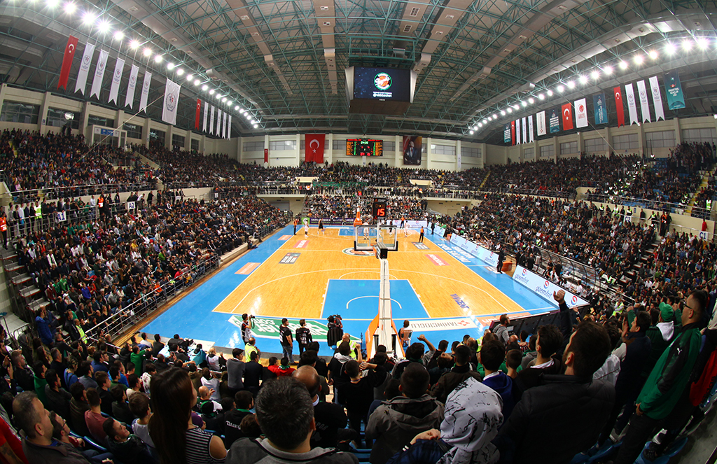 Büyükşehir Anadolu Efes’e konuk oluyor