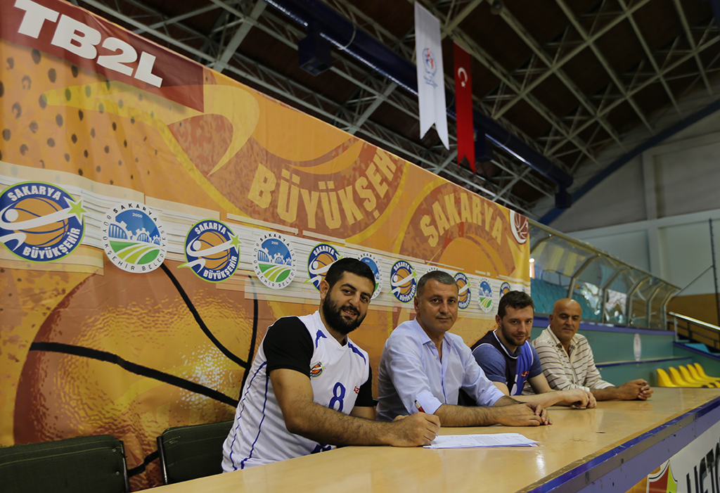 Büyükşehir Basketten 5 İmza Daha