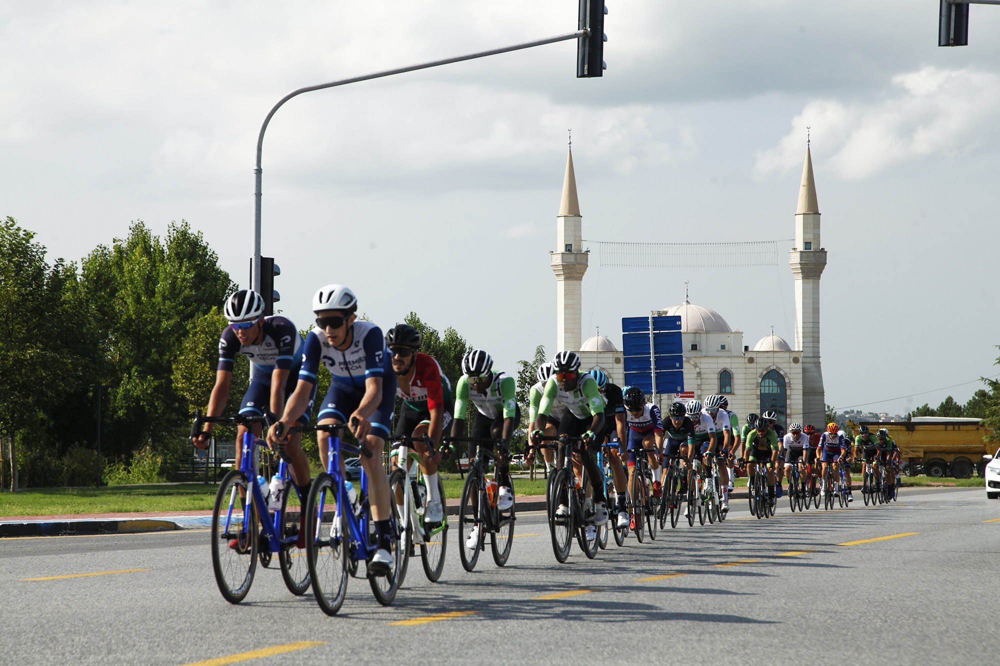 Büyükşehir her yerde bisikleti anlatıyor. Pedal çevir, mutlu ol