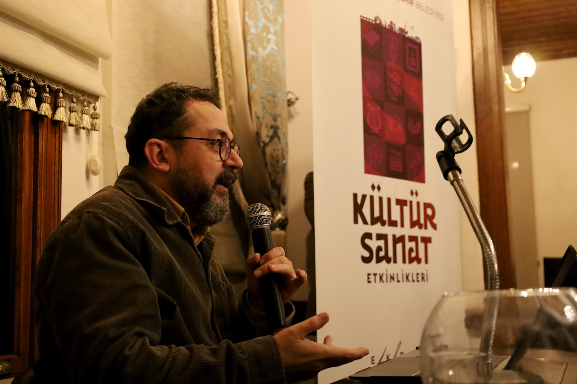 Dünya Öykü Günü’nde Güray Süngü ile sanatı konuştular