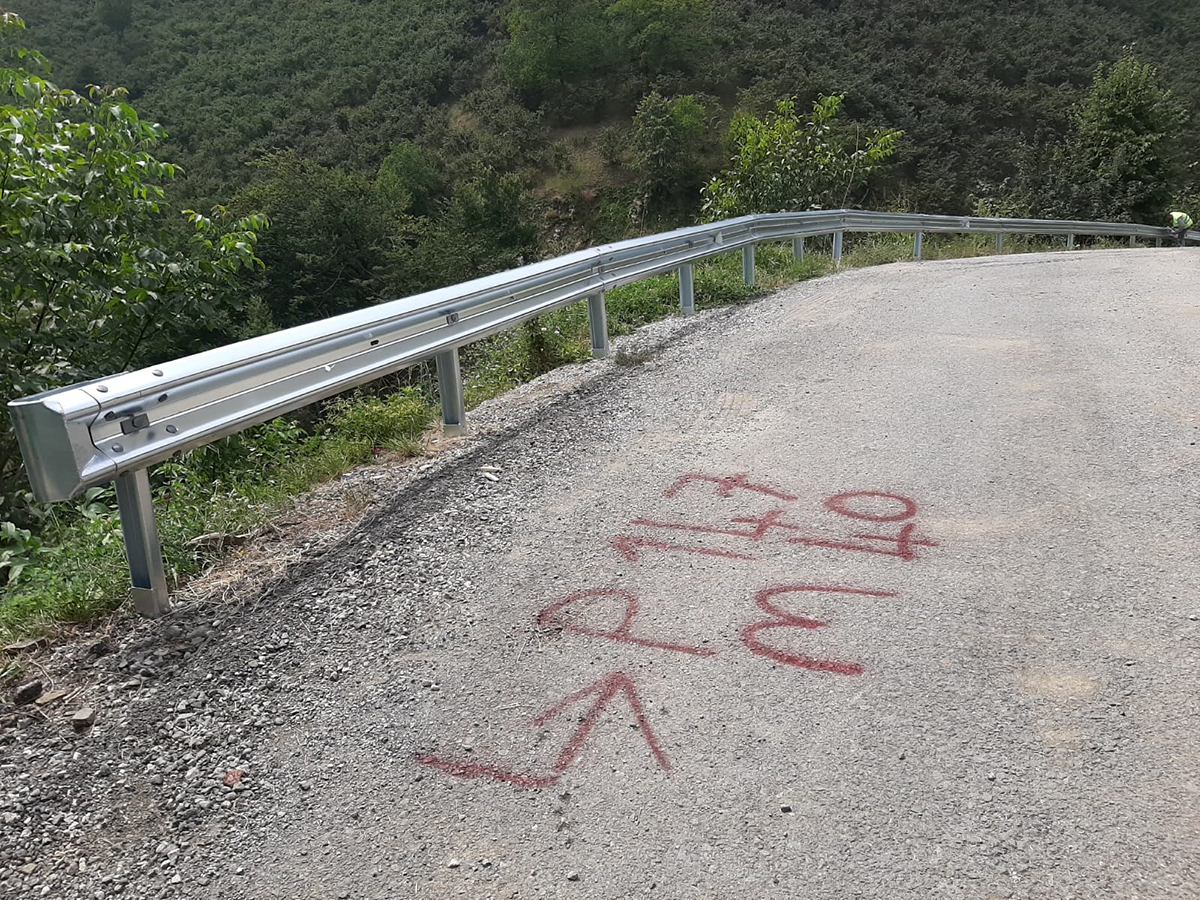 Yol kenarlarına bariyerli önlem