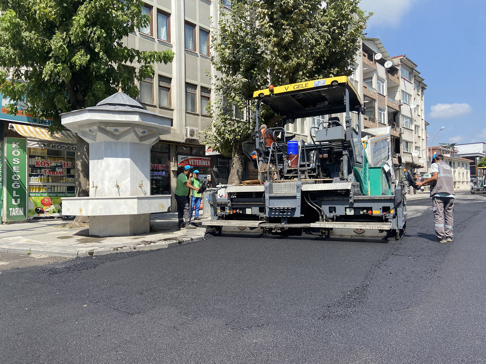 Çeşme Meydanı Caddesi yeni yüzüne kavuştu