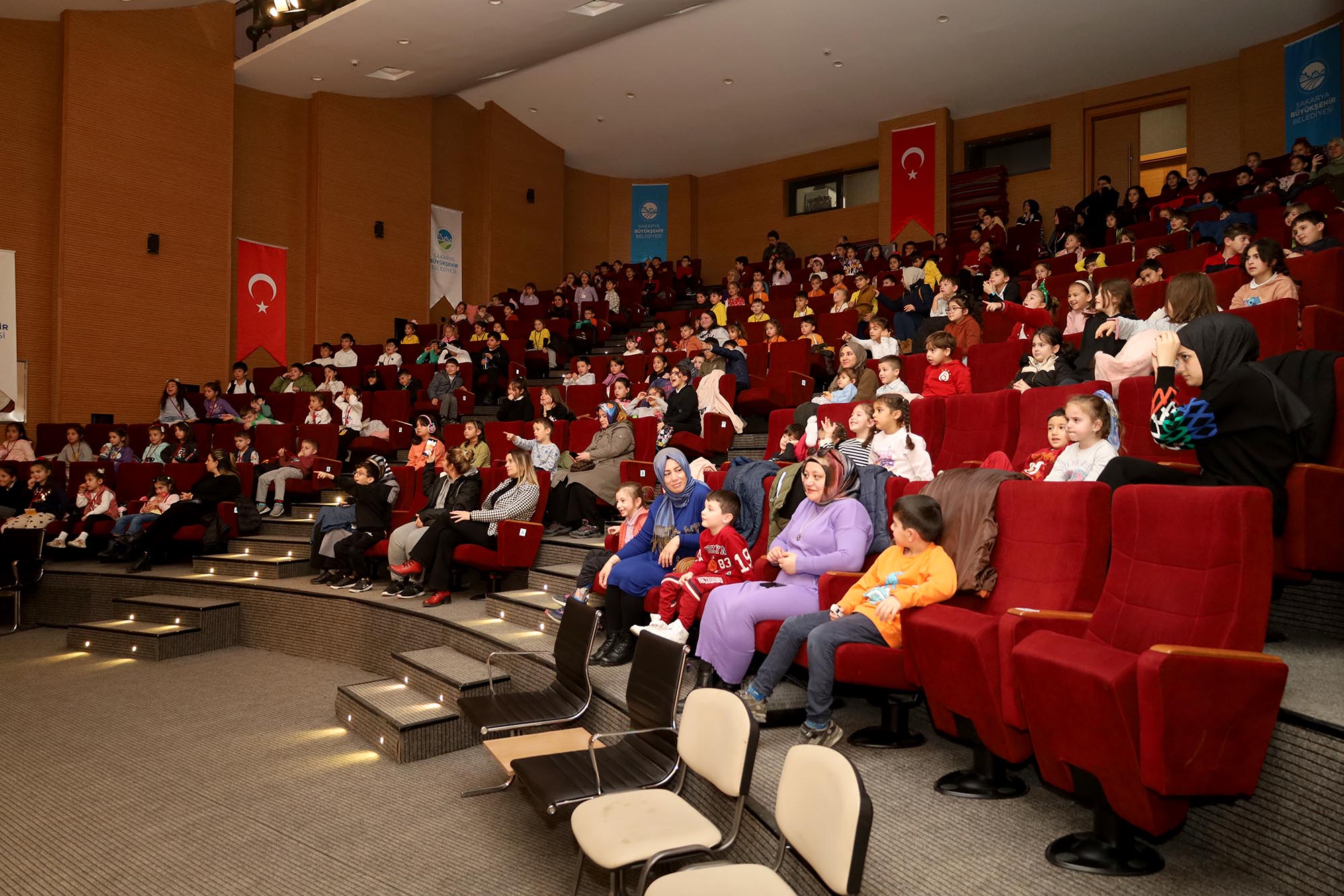 Minikler için eğlence dolu bir gün: “Arkadaşım Heykel”