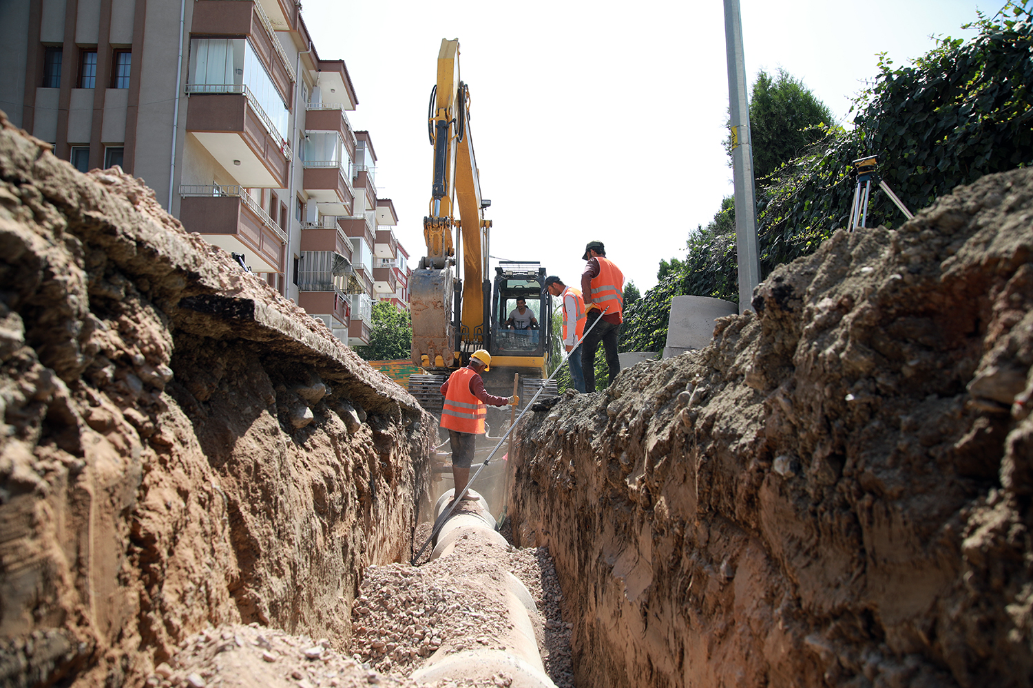 Önce yağmursuyu hattı sonra asfalt