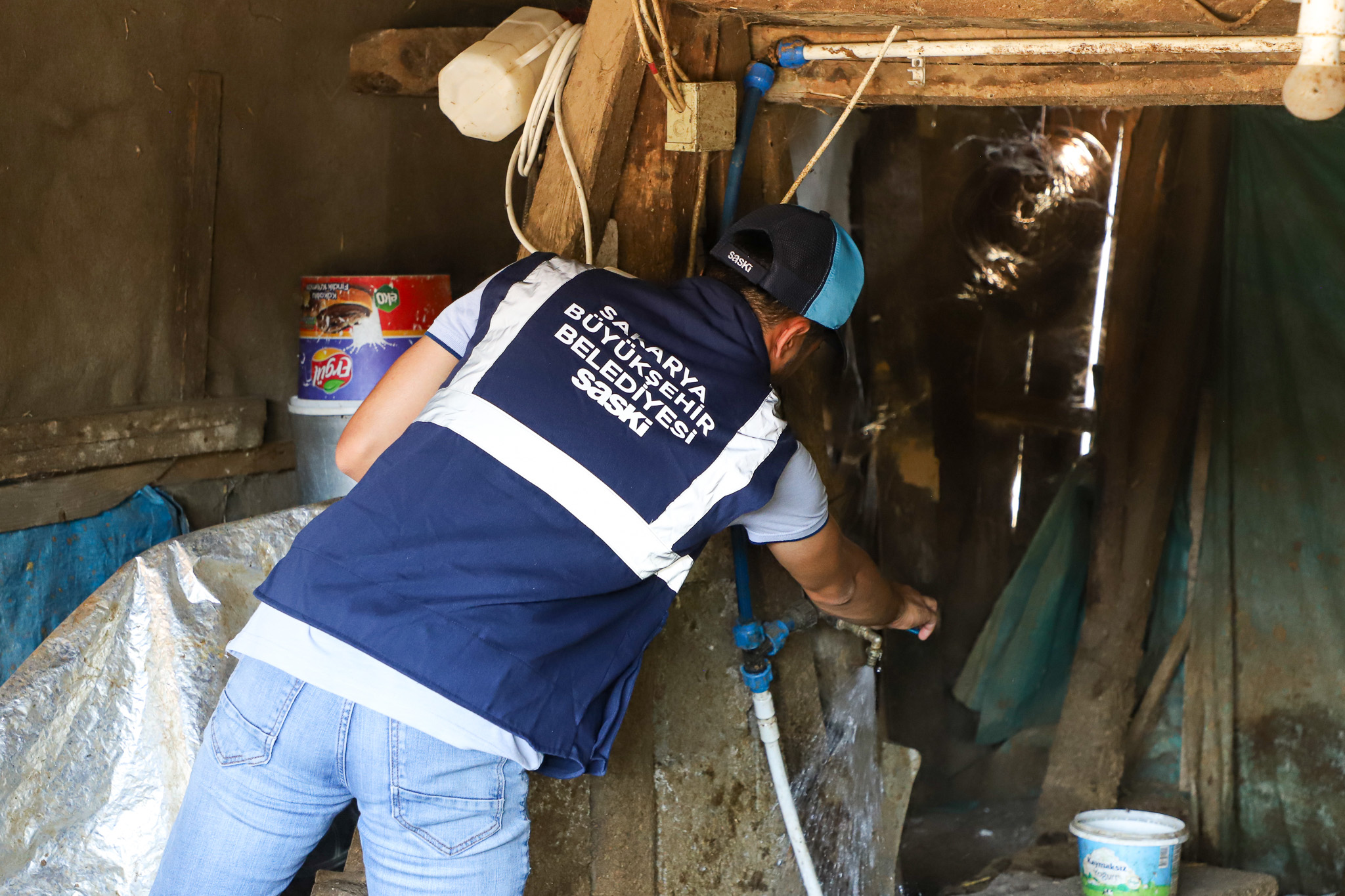 Kesintilere neden olan kaçak kullanımı engellemek için ekipler 24 saat sahada