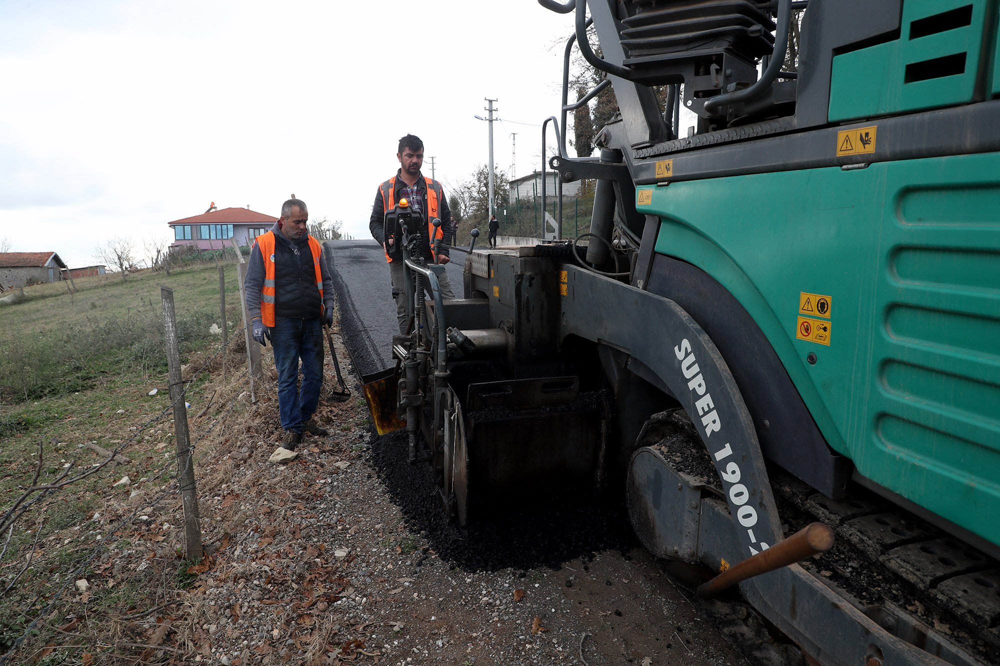 Kaynarca’da asfalt işlemleri sürüyor