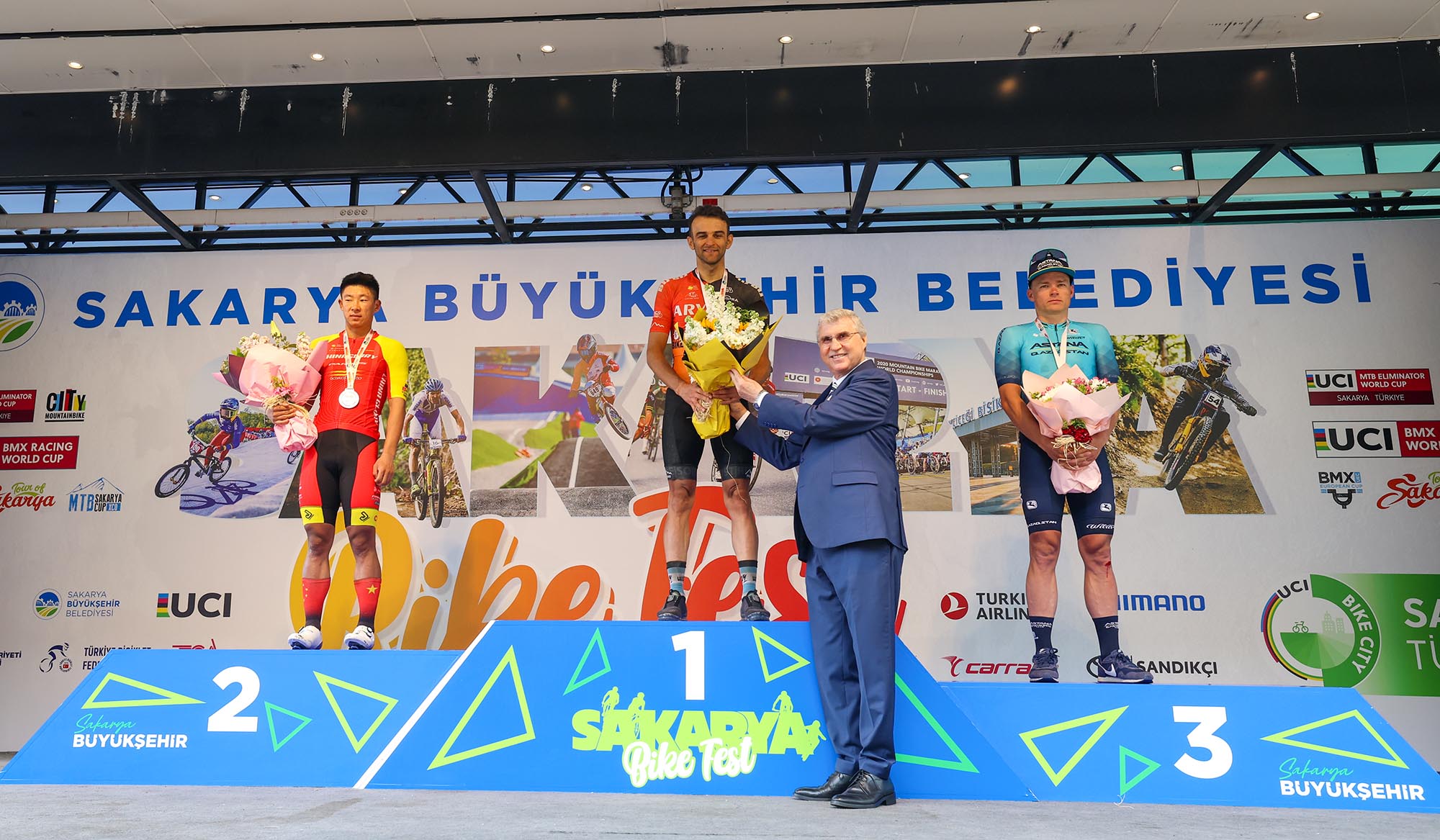 119 kilometrelik zorlu parkurda Tour Of Sakarya fırtınası