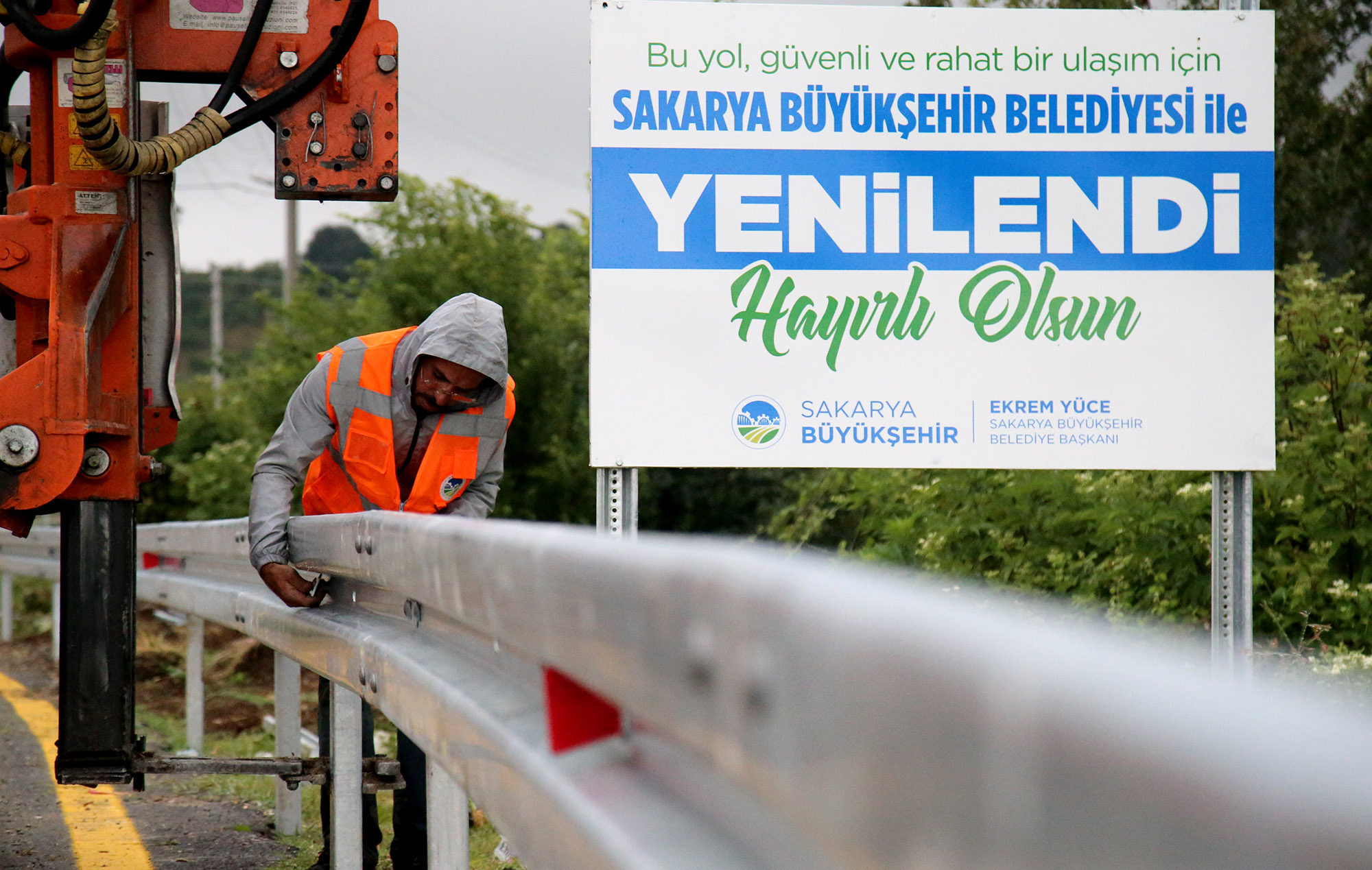 Paraşüt Tepe’ye giden yolda artık çelik bariyer var