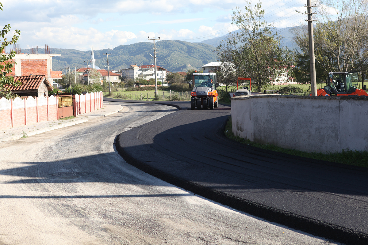 Arifiye’ye 2 bin 800 ton sıcak asfalt