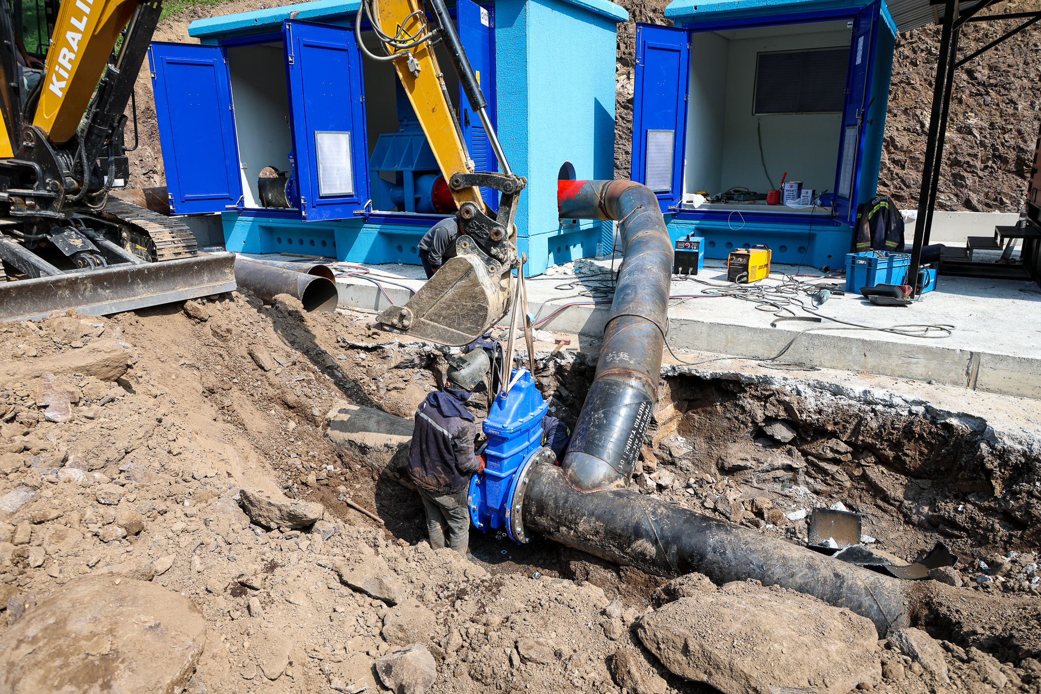 Yeni pompa sistemi ile Hendek’e saniyede 390 litre su iletilmeye başlandı