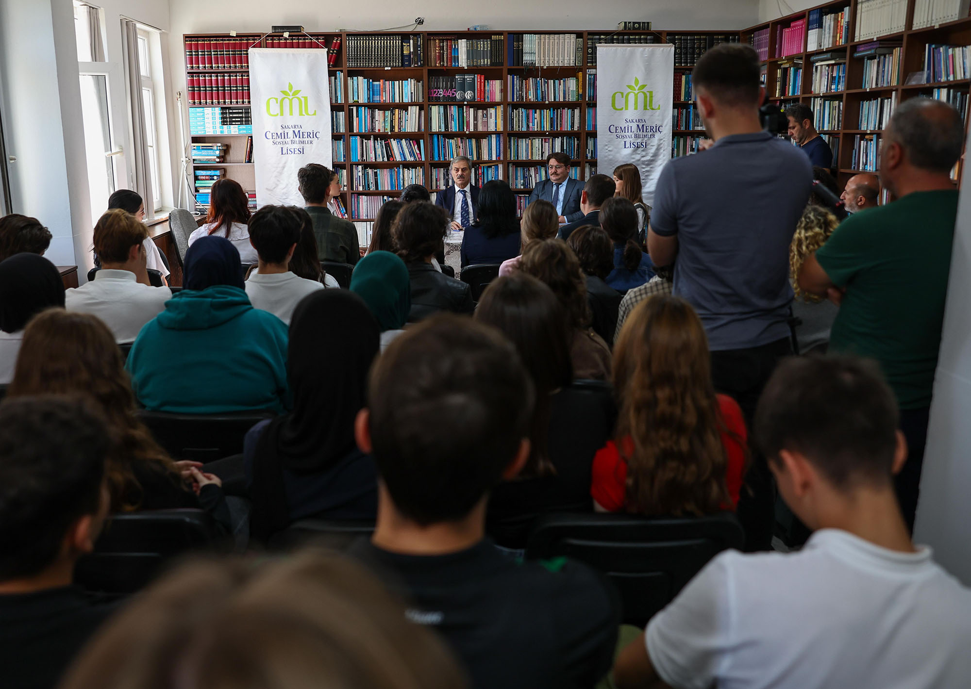 Başkan Alemdar gençler için 3 farklı çalışmayı anlattı ve öğrencilere çağrı yaptı: “Kendi hikâyenizi, kendiniz yazın” 