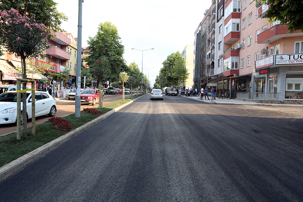 Plaj Caddesi Asfaltlanıyor