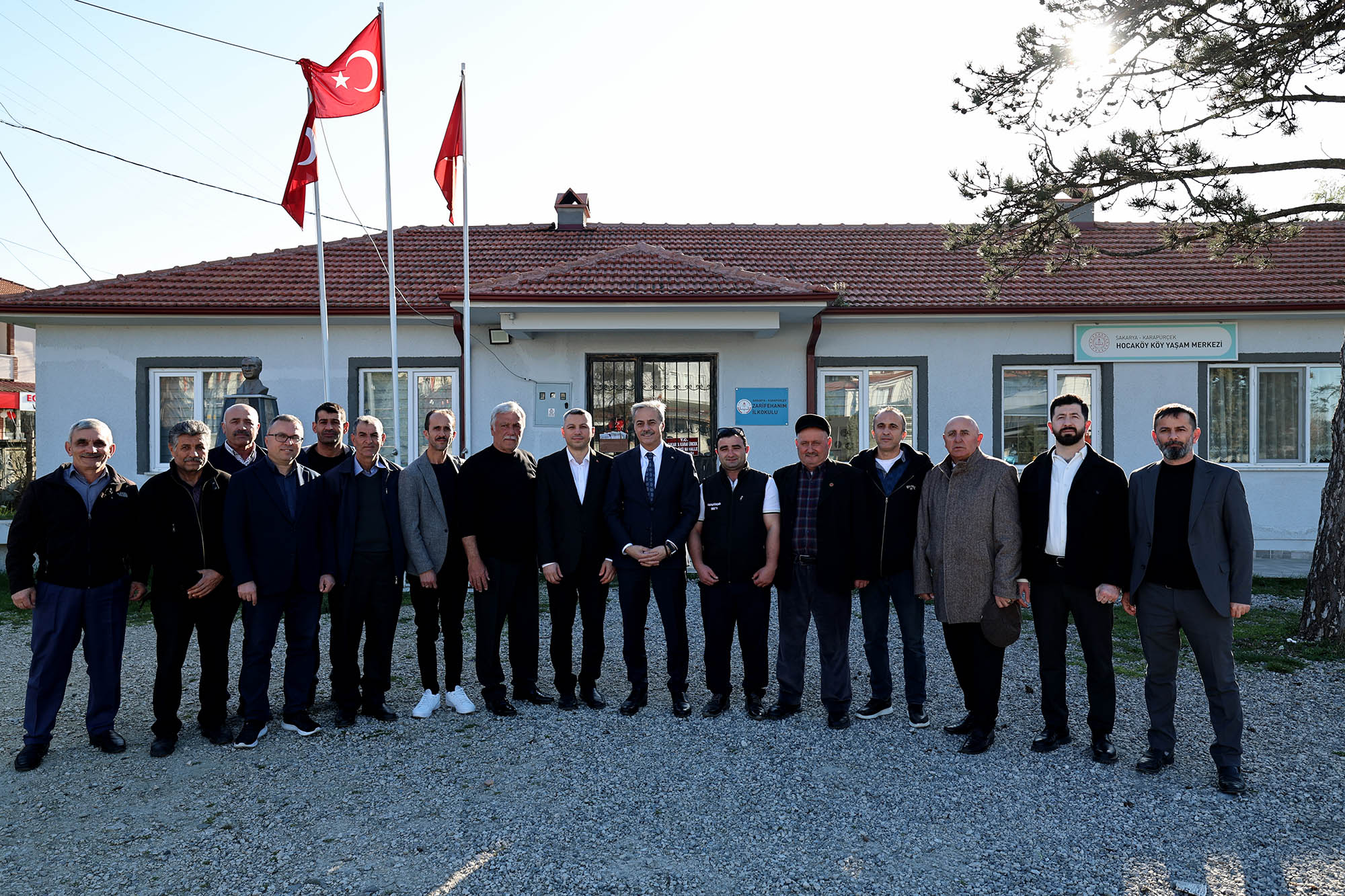 Büyükşehir’den Karapürçek Hocaköy’e yeni bir meydan 