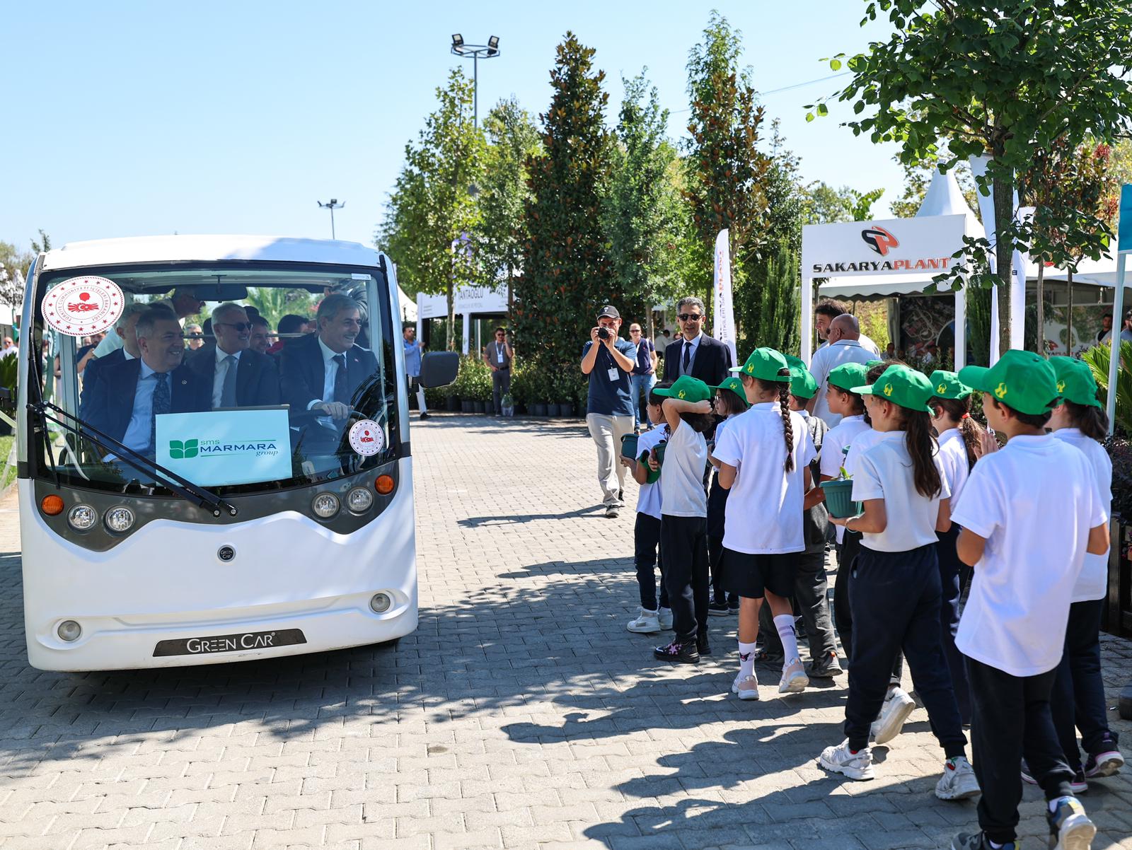 8. Uluslararası Peyzaj, Süs Bitkileri, Bahçe Sanatları ve Ekipmanları Fuarı kapılarını açtı
